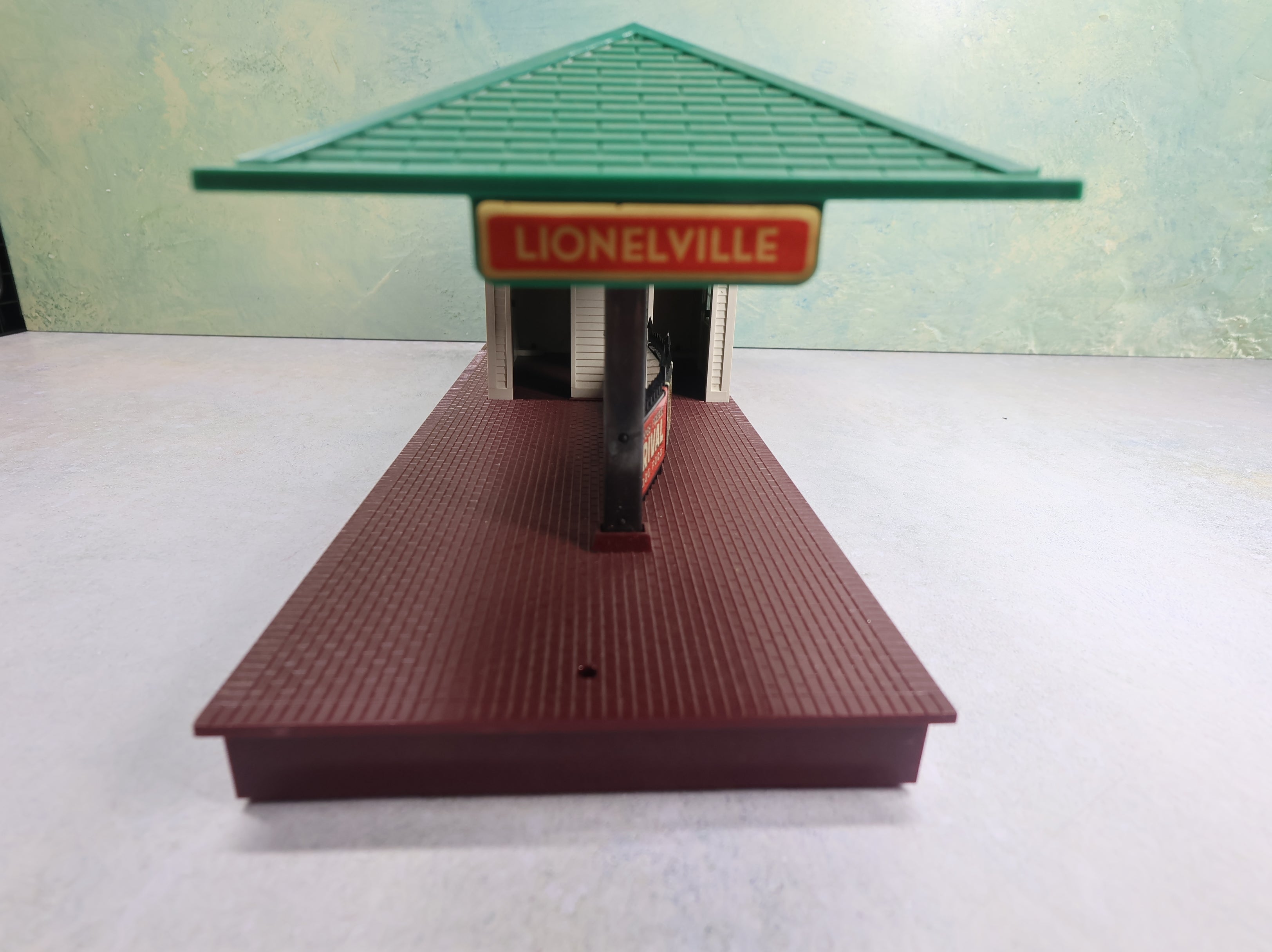USED Lionel O 256 Freight Station w/ Box Untested