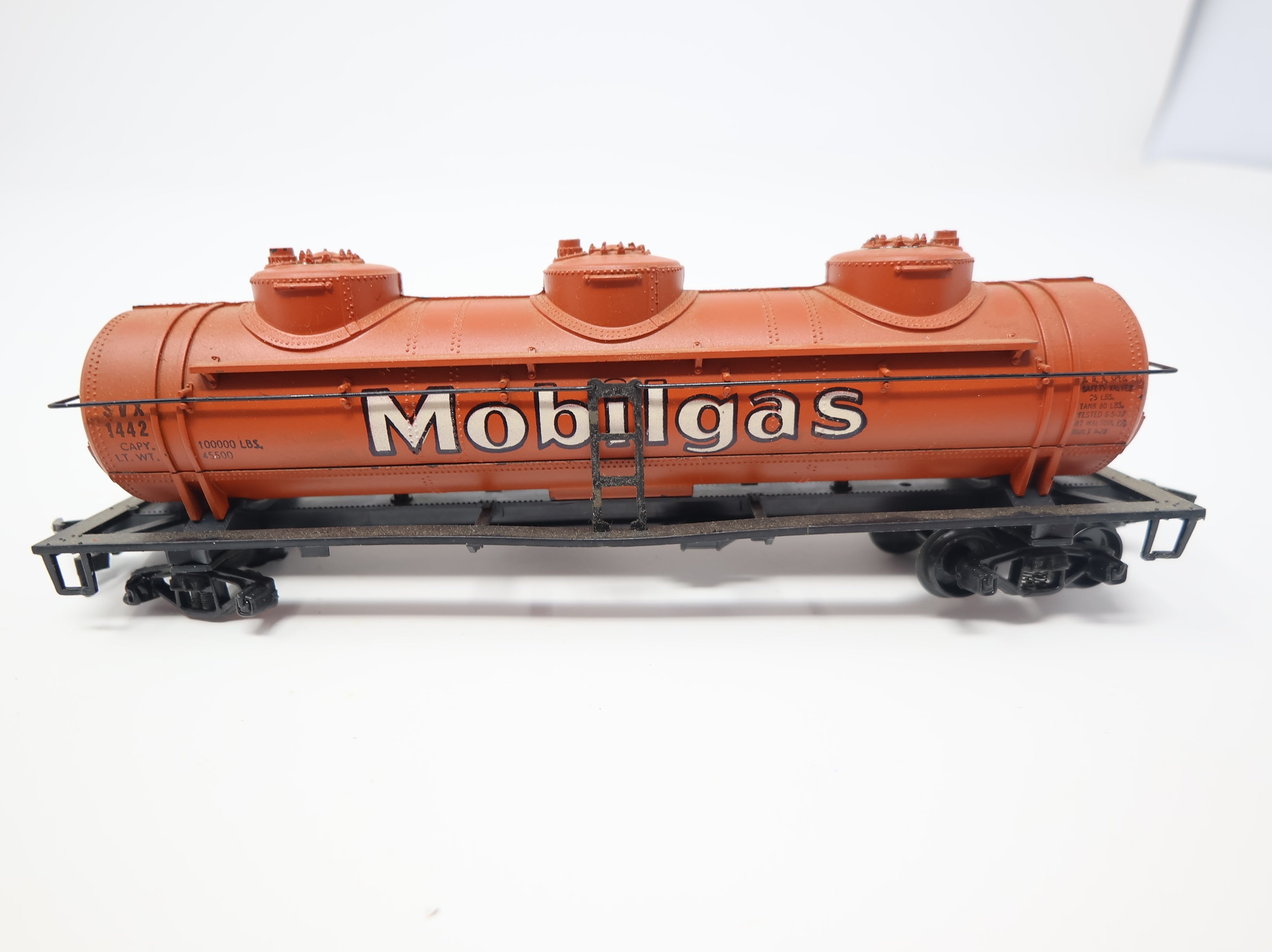 USED HOTCO HO Scale Triple Dome Tank Car Mobilgas SVX #1442
