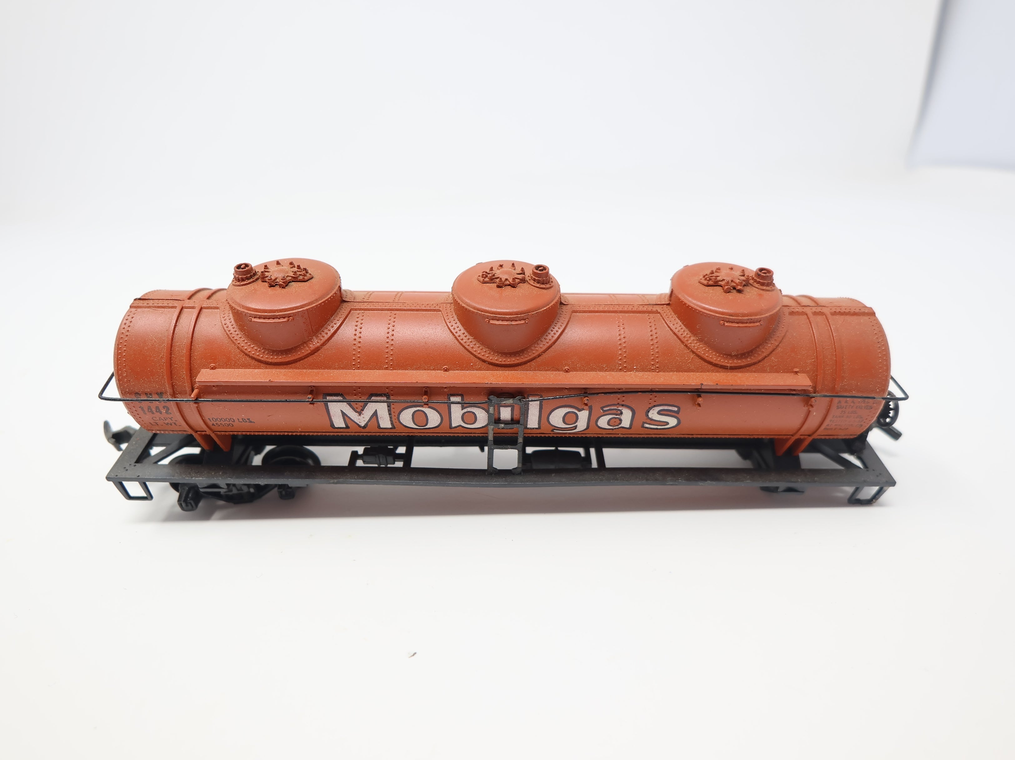 USED HOTCO HO Scale Triple Dome Tank Car Mobilgas SVX #1442