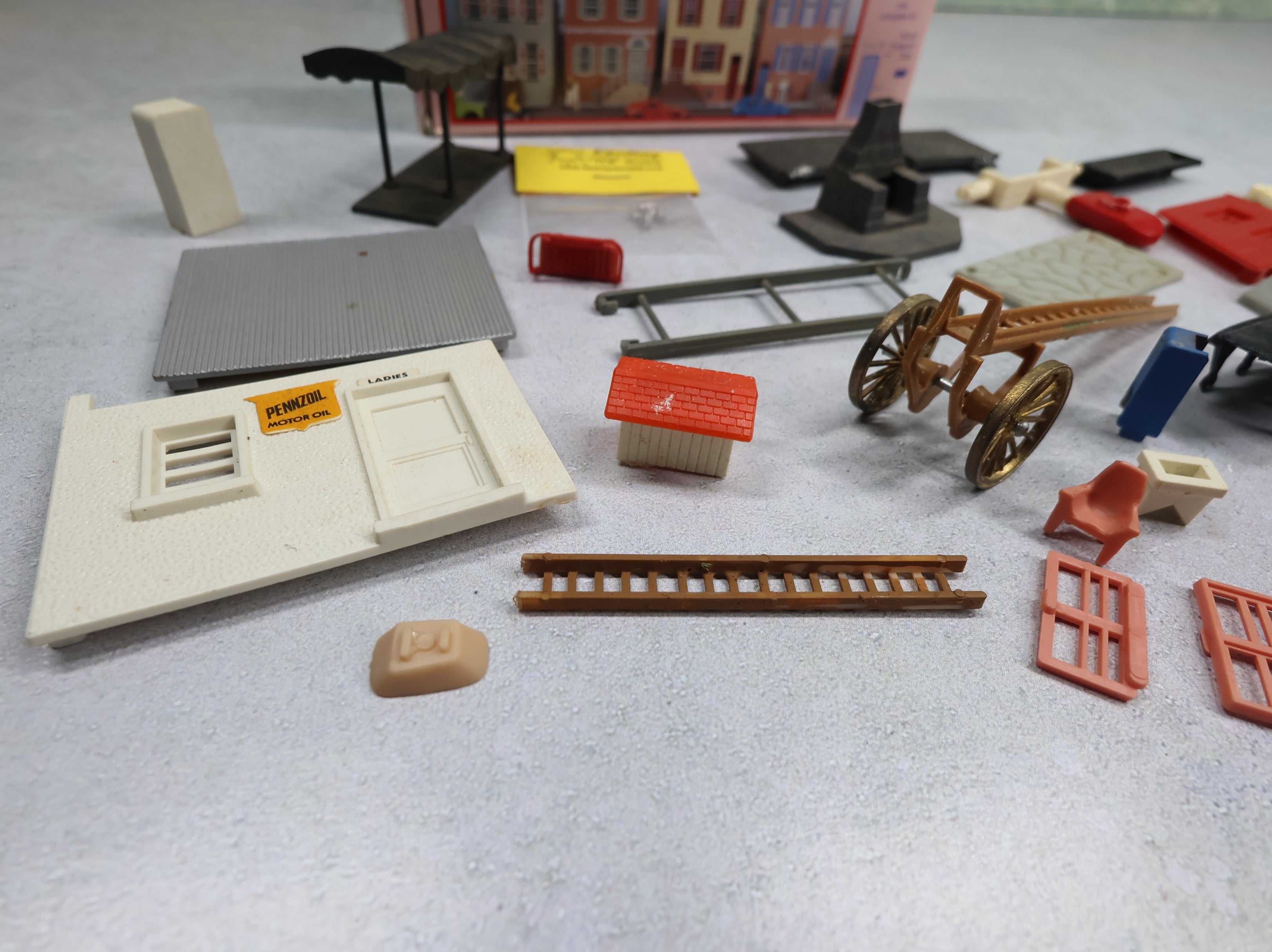 USED HO Scale Building Parts & More!