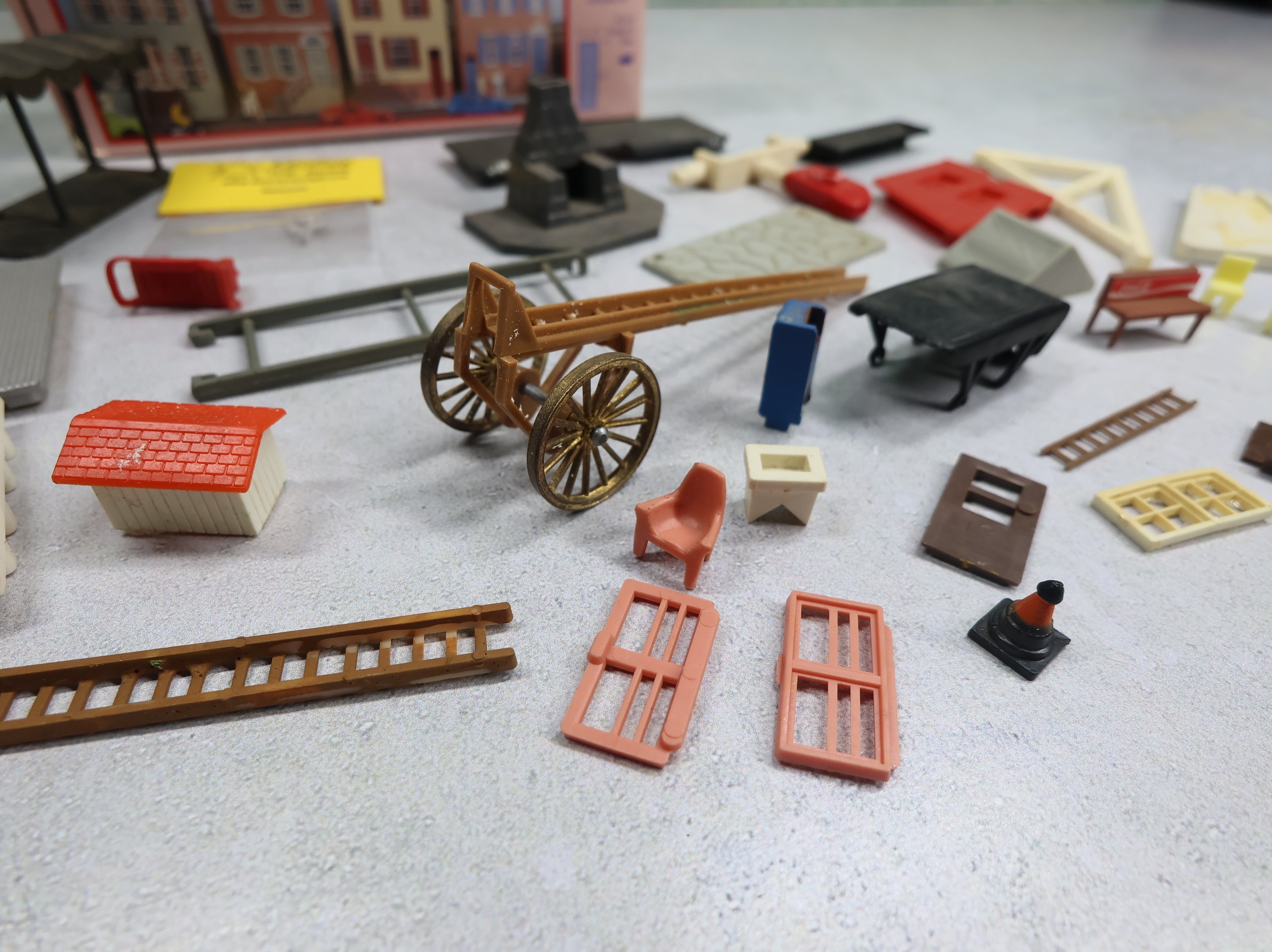 USED HO Scale Building Parts & More!