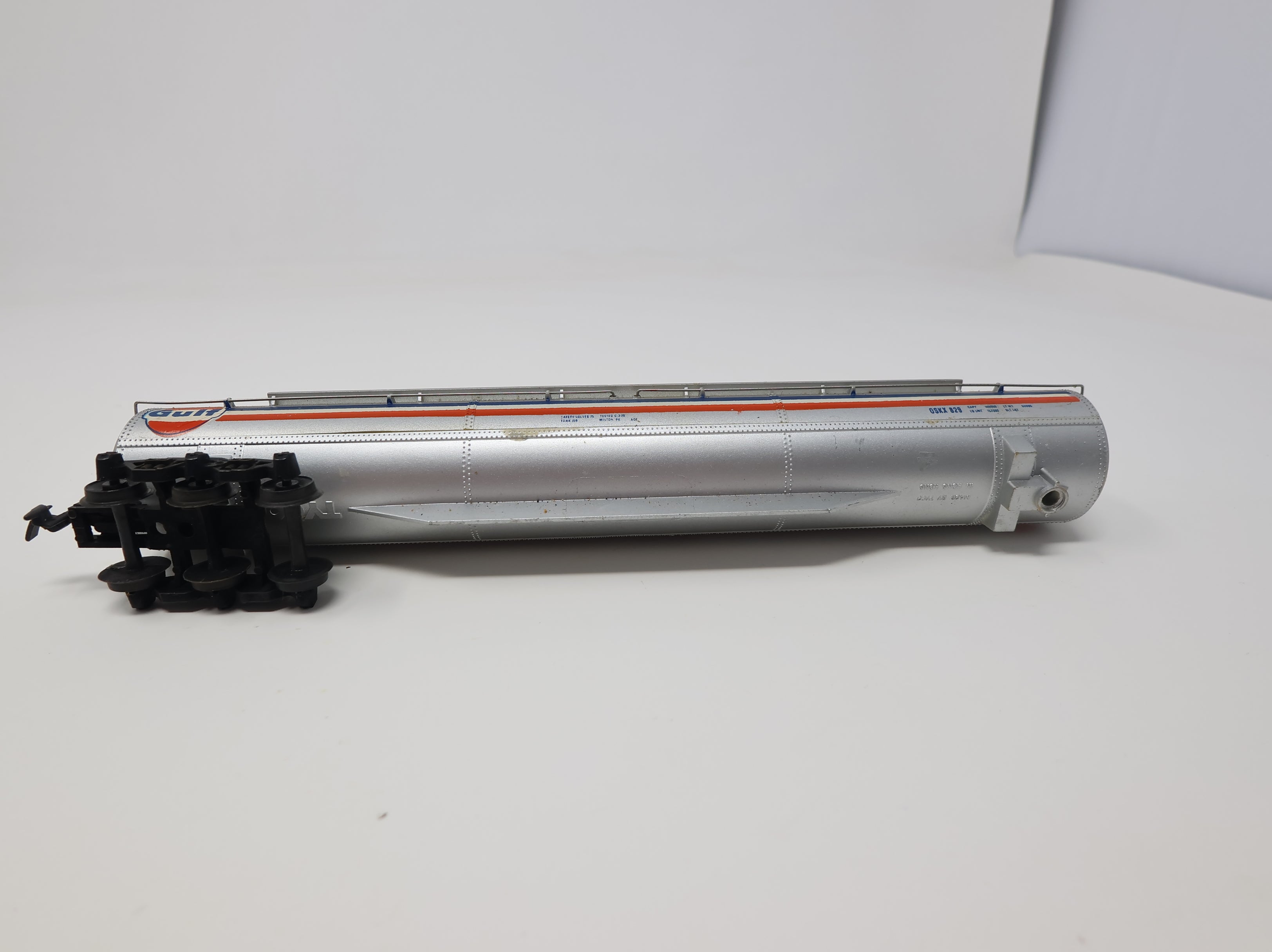 USED Tyco HO Scale Large Triple Dome Tank Car Gulf OSKX #829