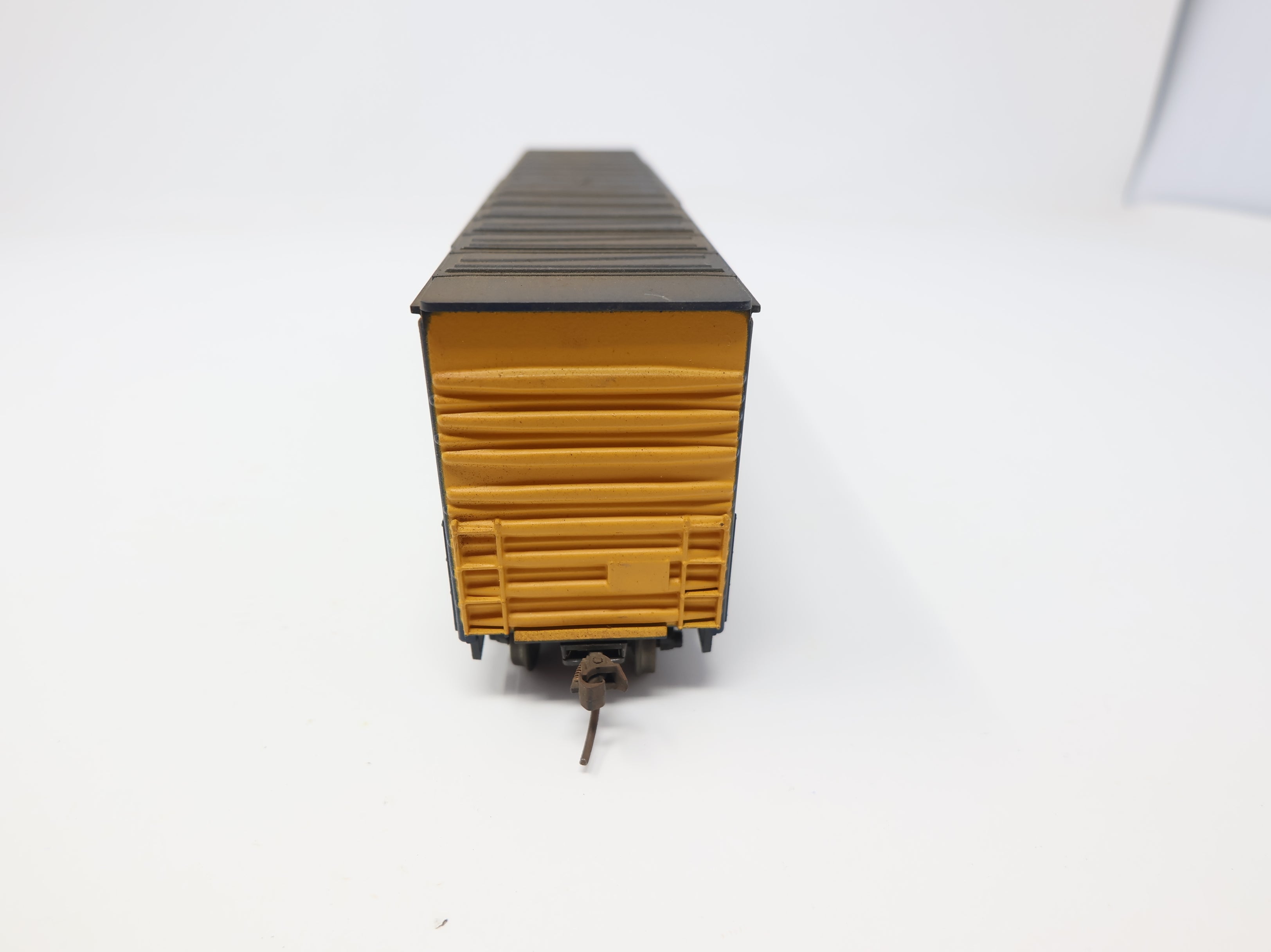 USED Roundhouse HO Scale 50' Box Car Ontario Northland ONT #7605 Weathered