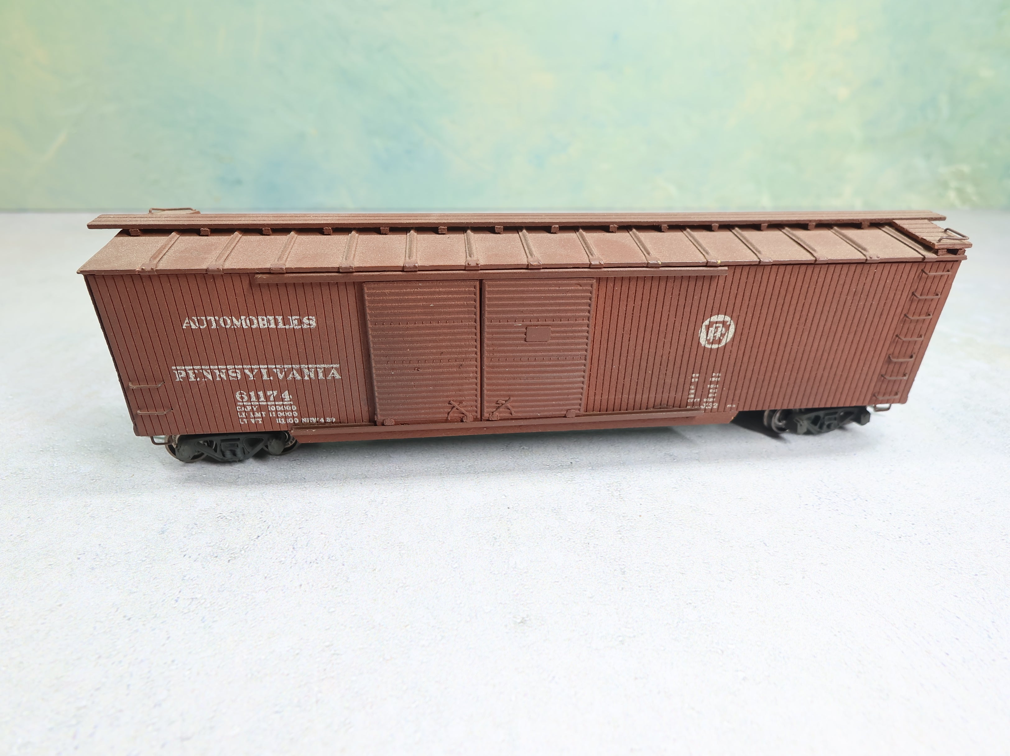 USED HO Scale 50' Wooden Box Car Weathered Pennsylvania #61174