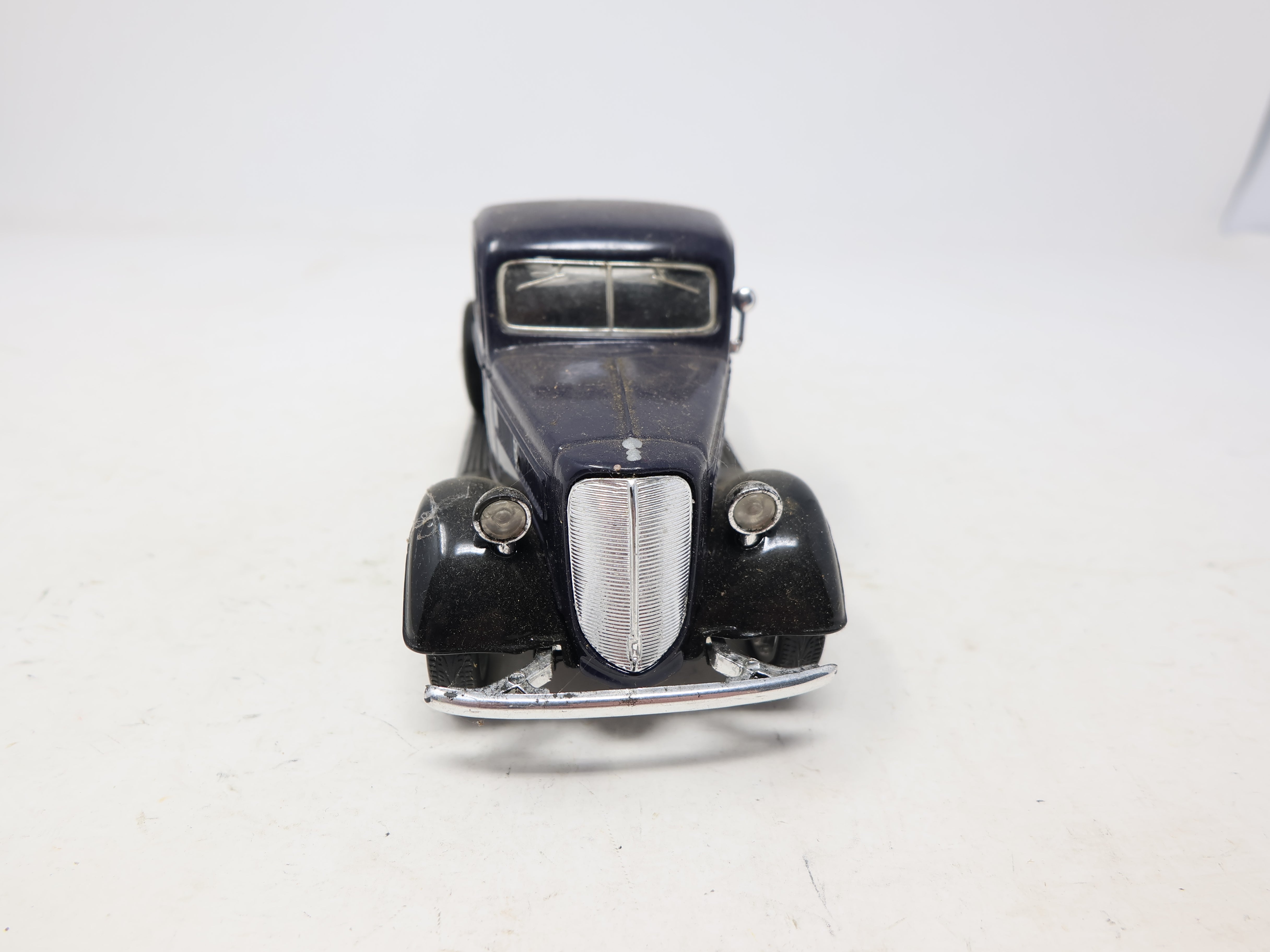 USED Superior Sunnyside 5607 , 1:34 Scale 1937 Ford Pickup Speedway