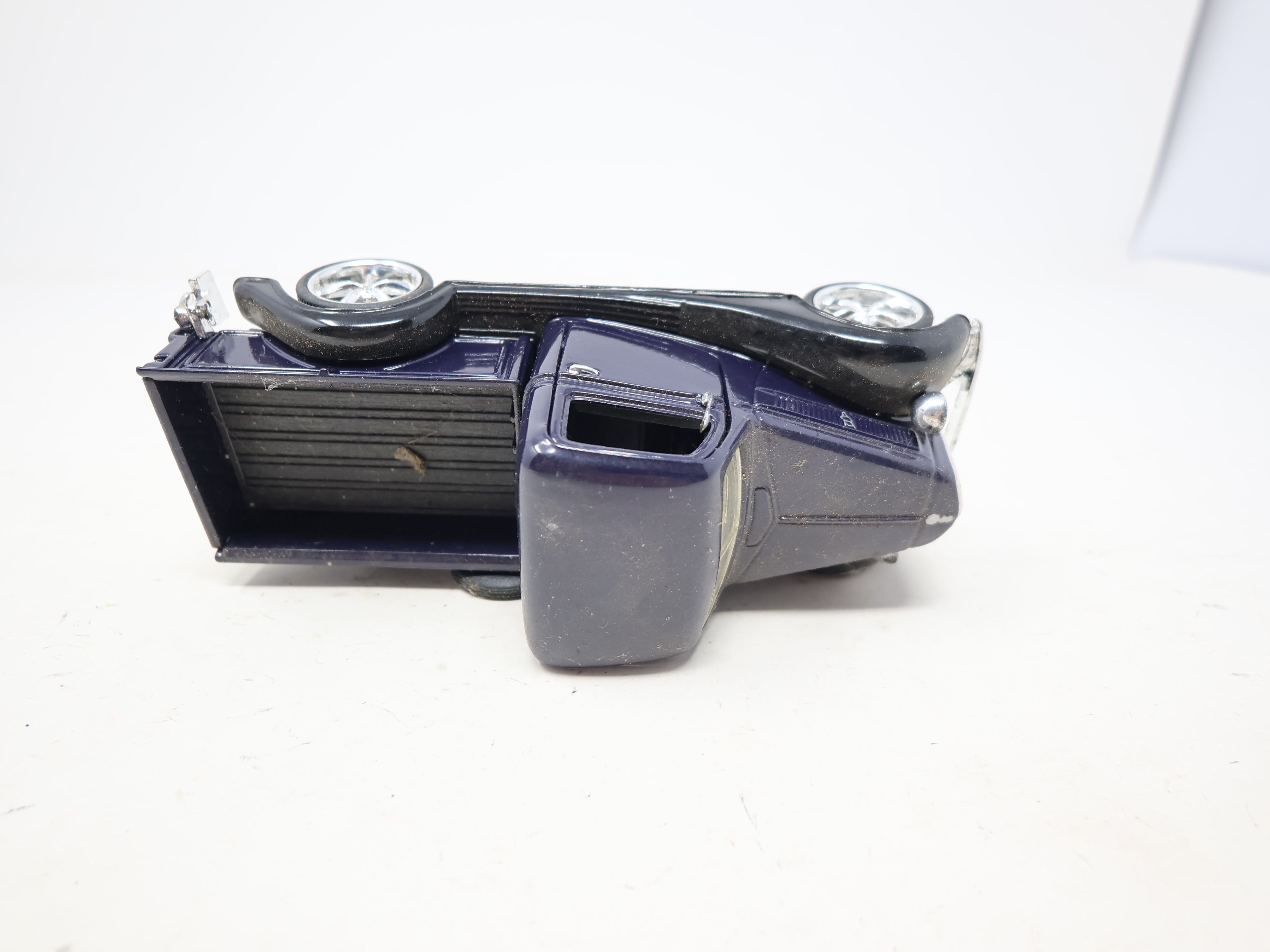 USED Superior Sunnyside 5607 , 1:34 Scale 1937 Ford Pickup Speedway