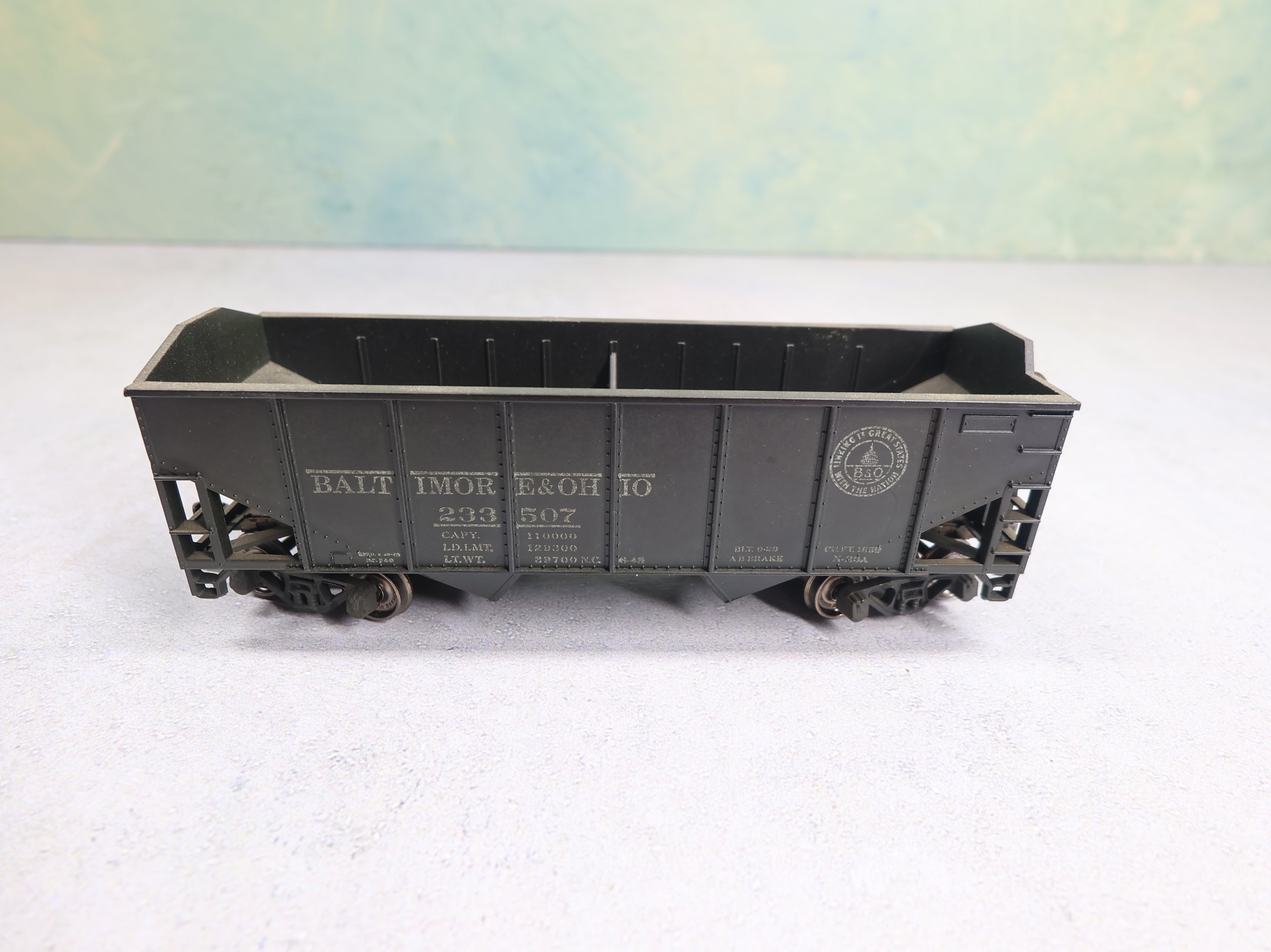 USED Athearn HO Scale Open Hopper Baltimore and Ohio #233507 Weathered