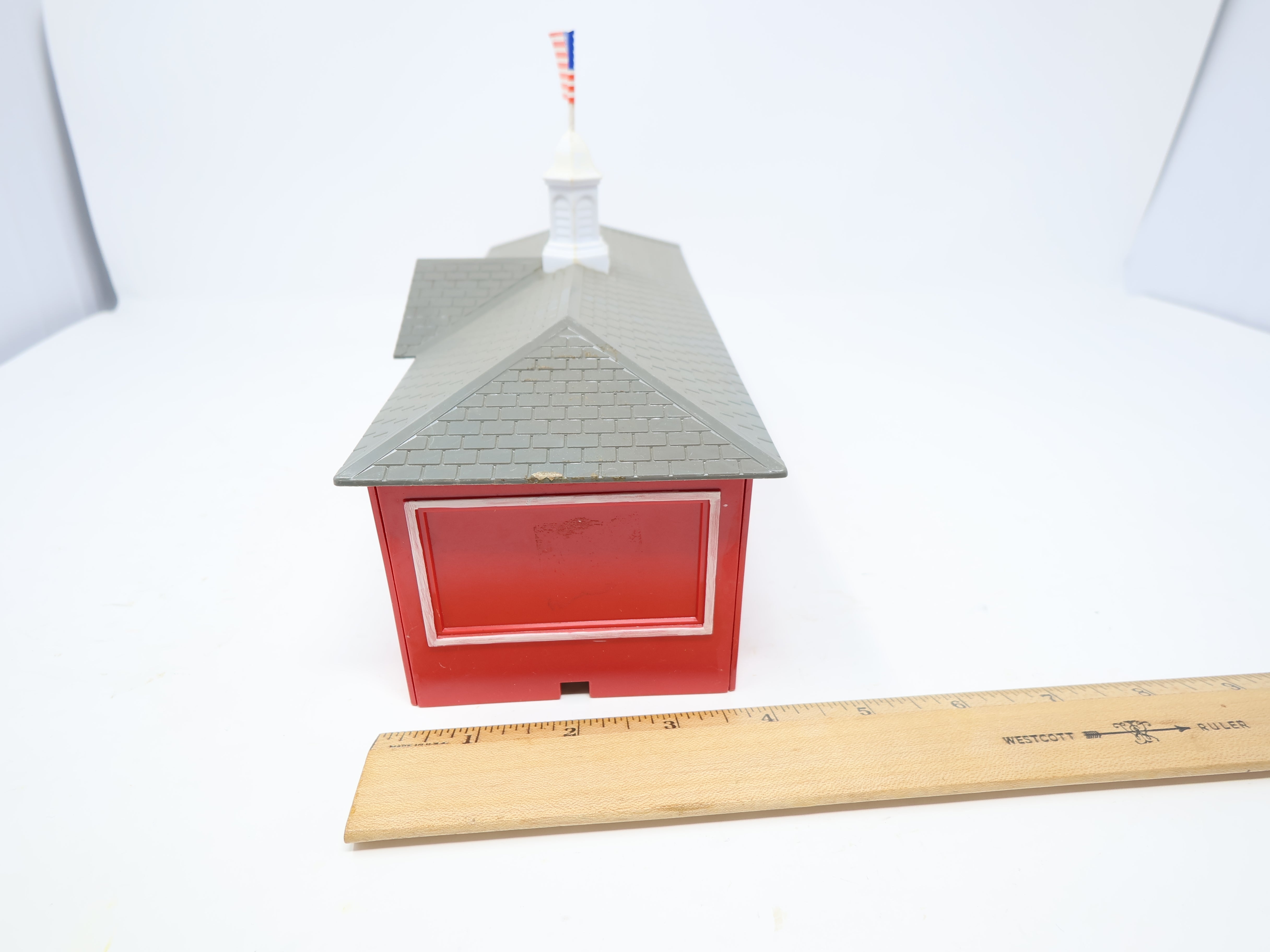 USED Bachmann Plasticville O, Red School House