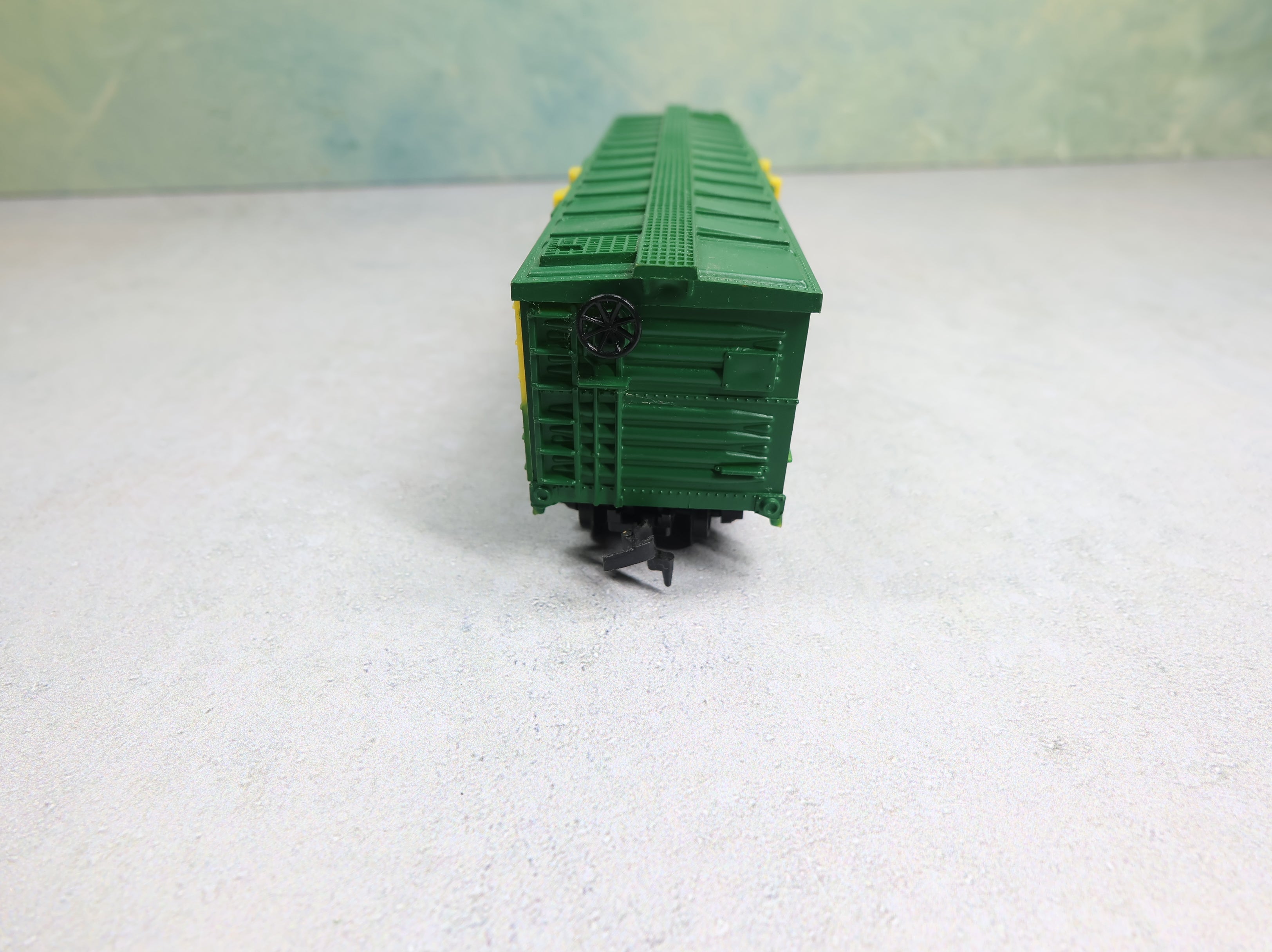 USED Life-Like HO Scale Stock Cattle Car Chicago & North Western CNW #15040