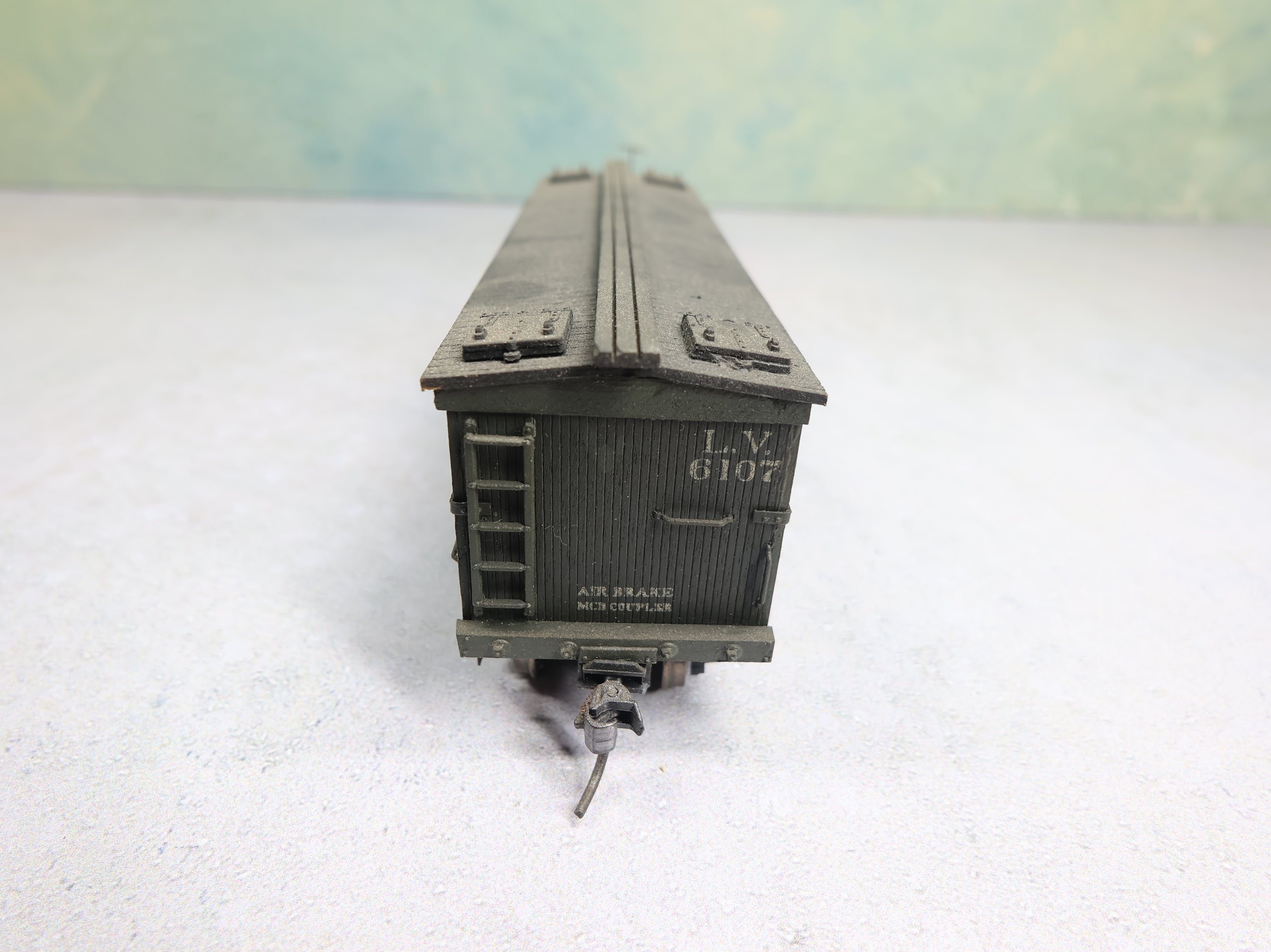 USED HO Scale Old Time Wooden Box Car Lehigh Valley #6017 Weathered