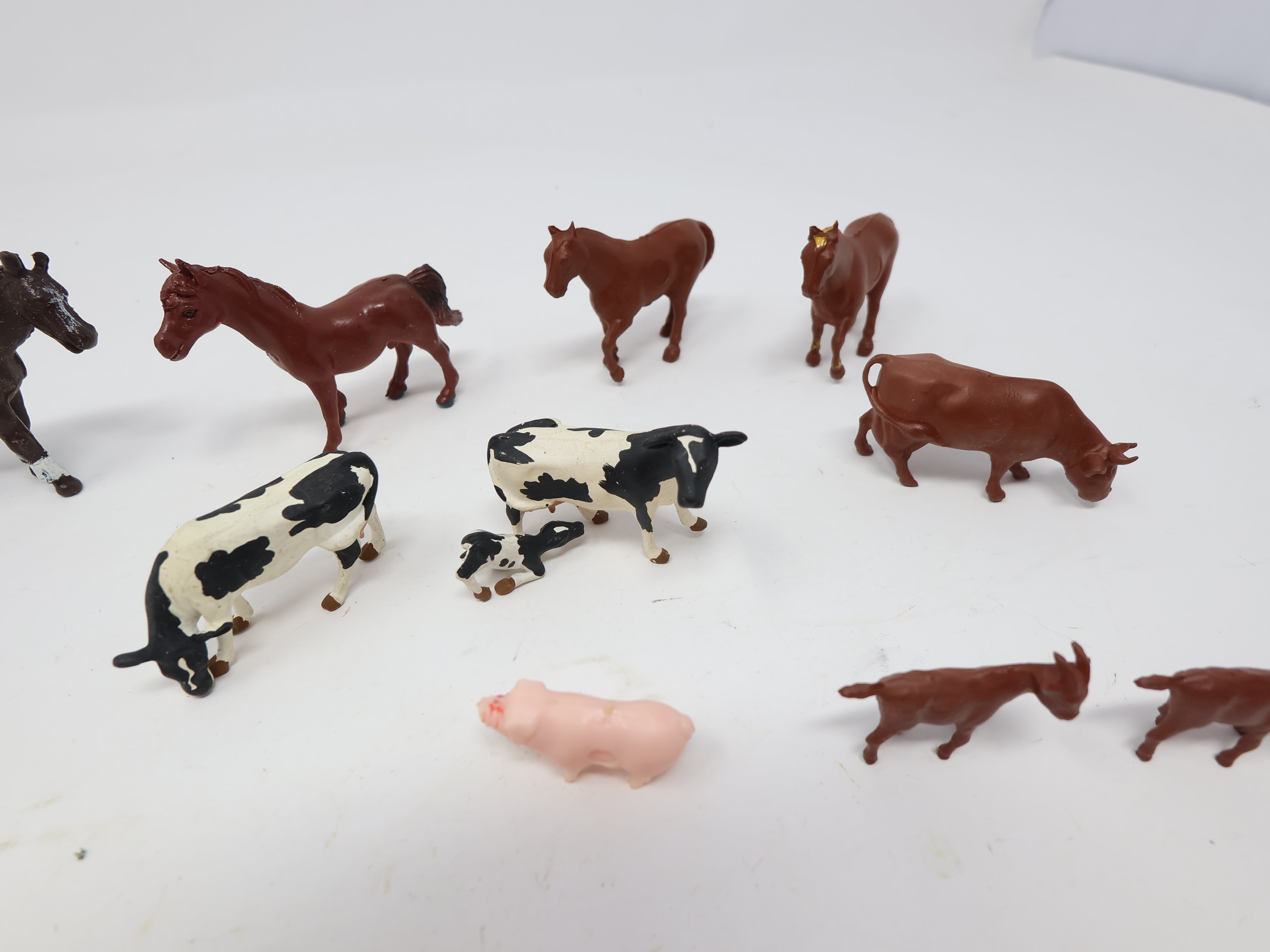 USED O, Lot of 30+ Farm Animals, Cows, Pigs, Horses