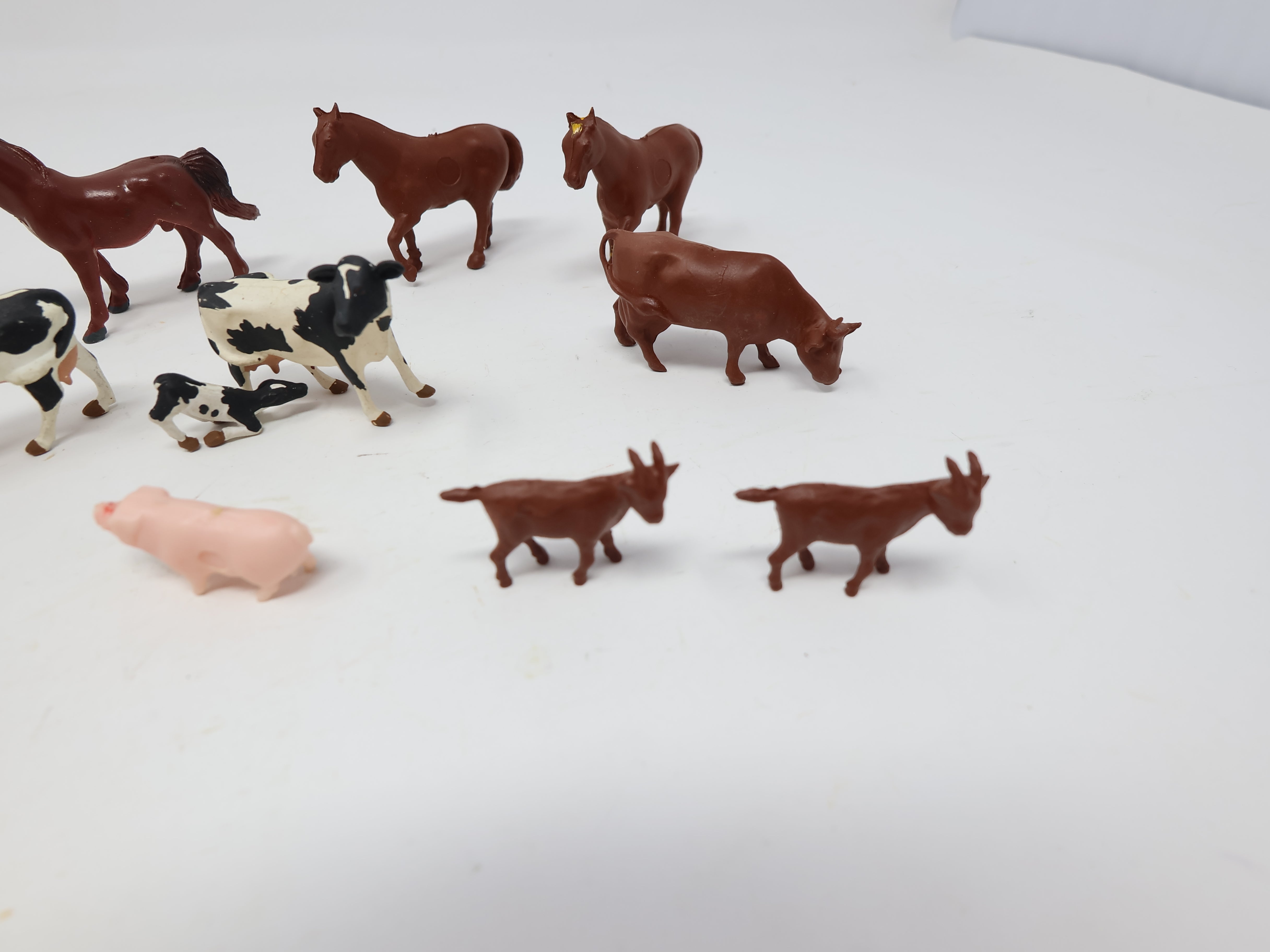 USED O, Lot of 30+ Farm Animals, Cows, Pigs, Horses