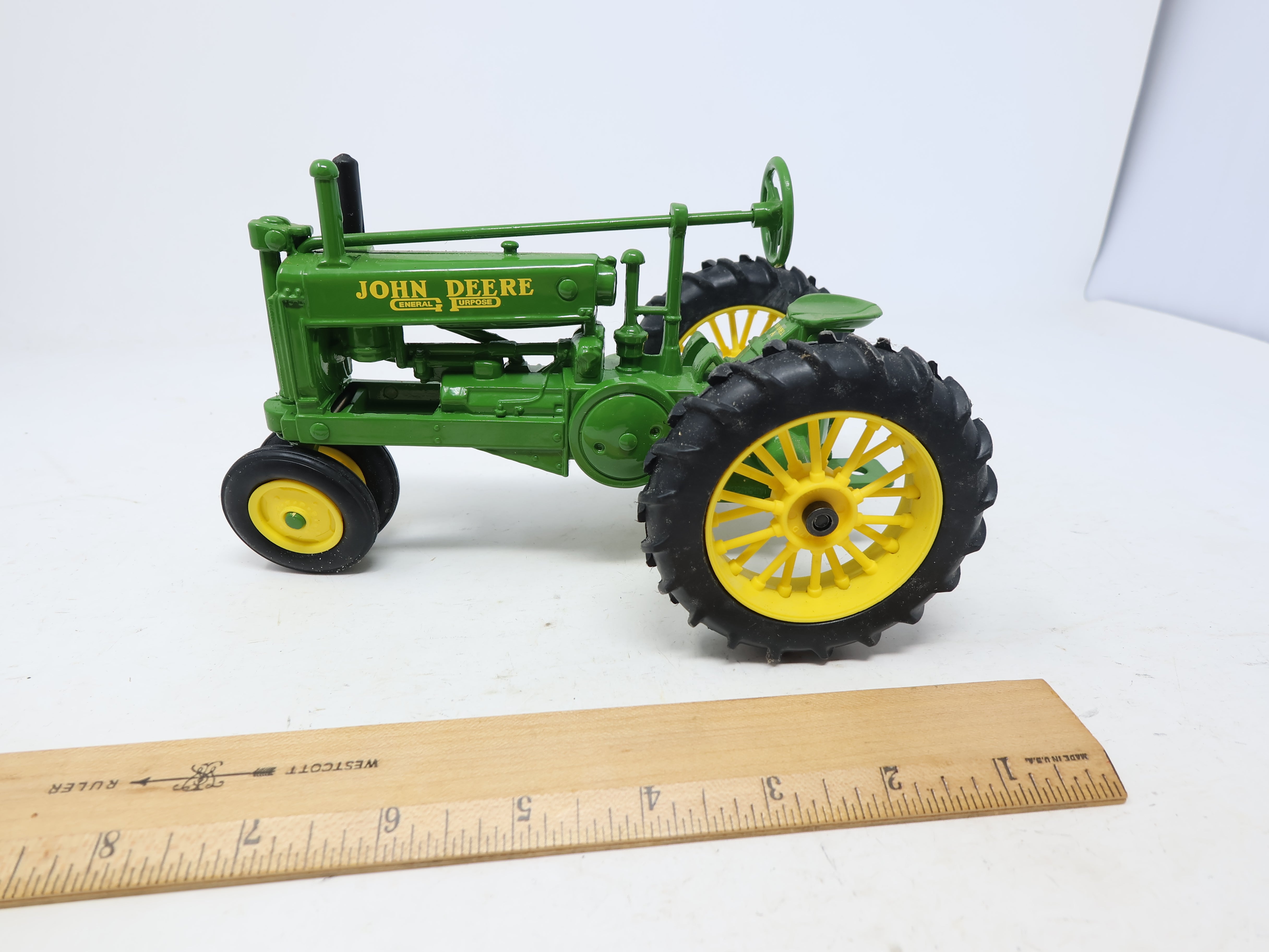 USED ERTL , 1:16 Scale Die-Cast John Deere 1934 Model A Tractor (Green)