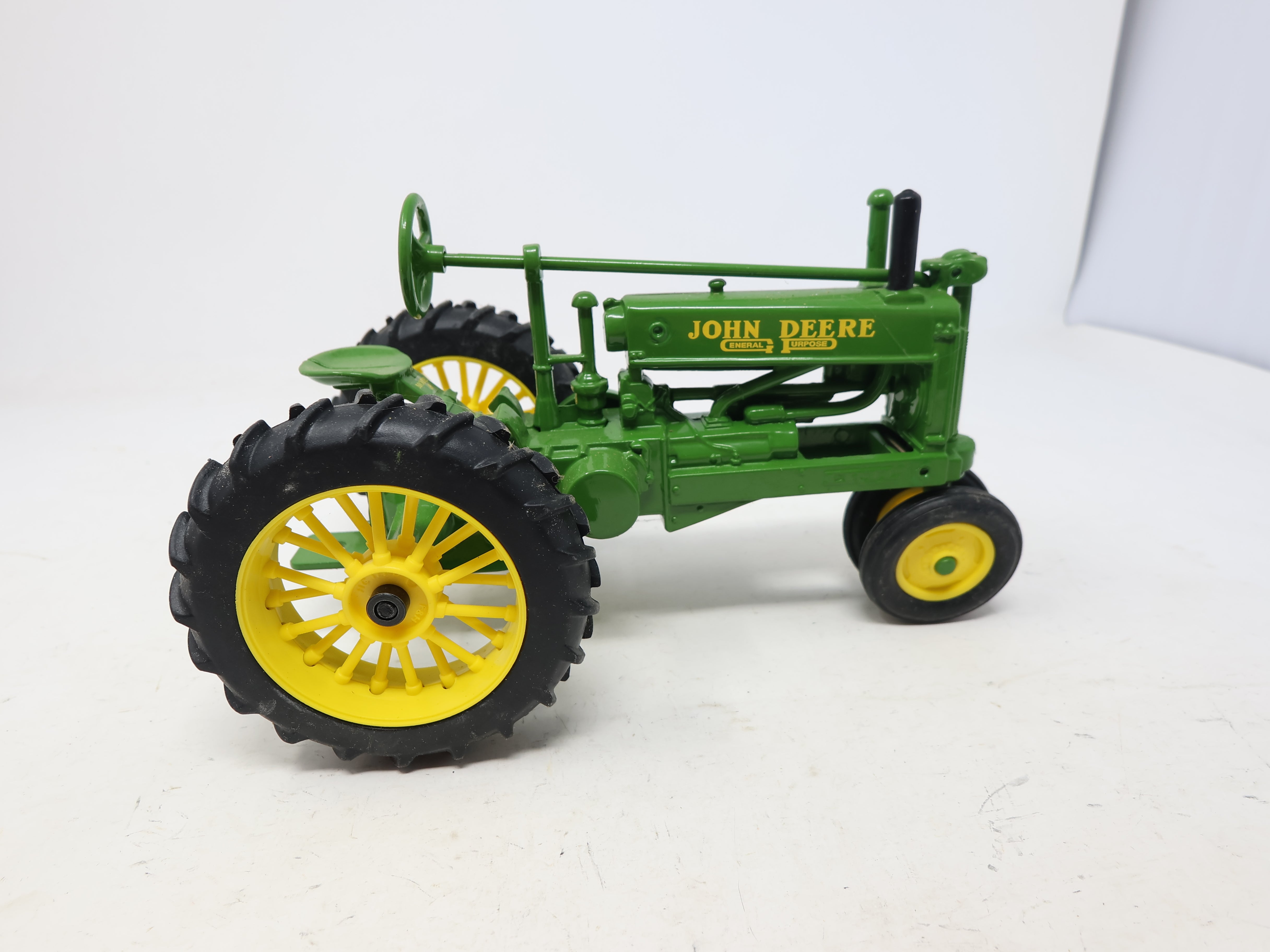 USED ERTL , 1:16 Scale Die-Cast John Deere 1934 Model A Tractor (Green)