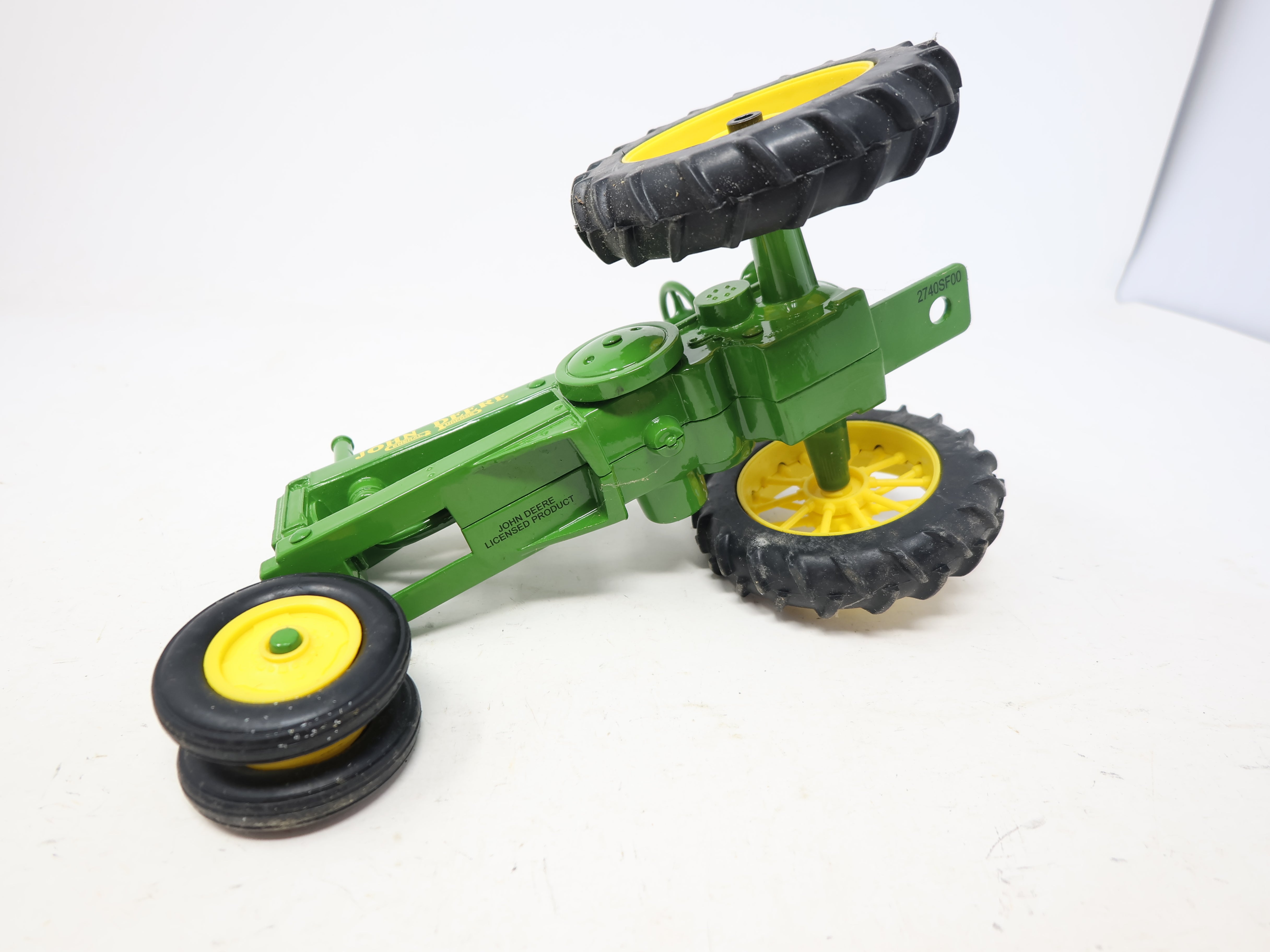 USED ERTL , 1:16 Scale Die-Cast John Deere 1934 Model A Tractor (Green)