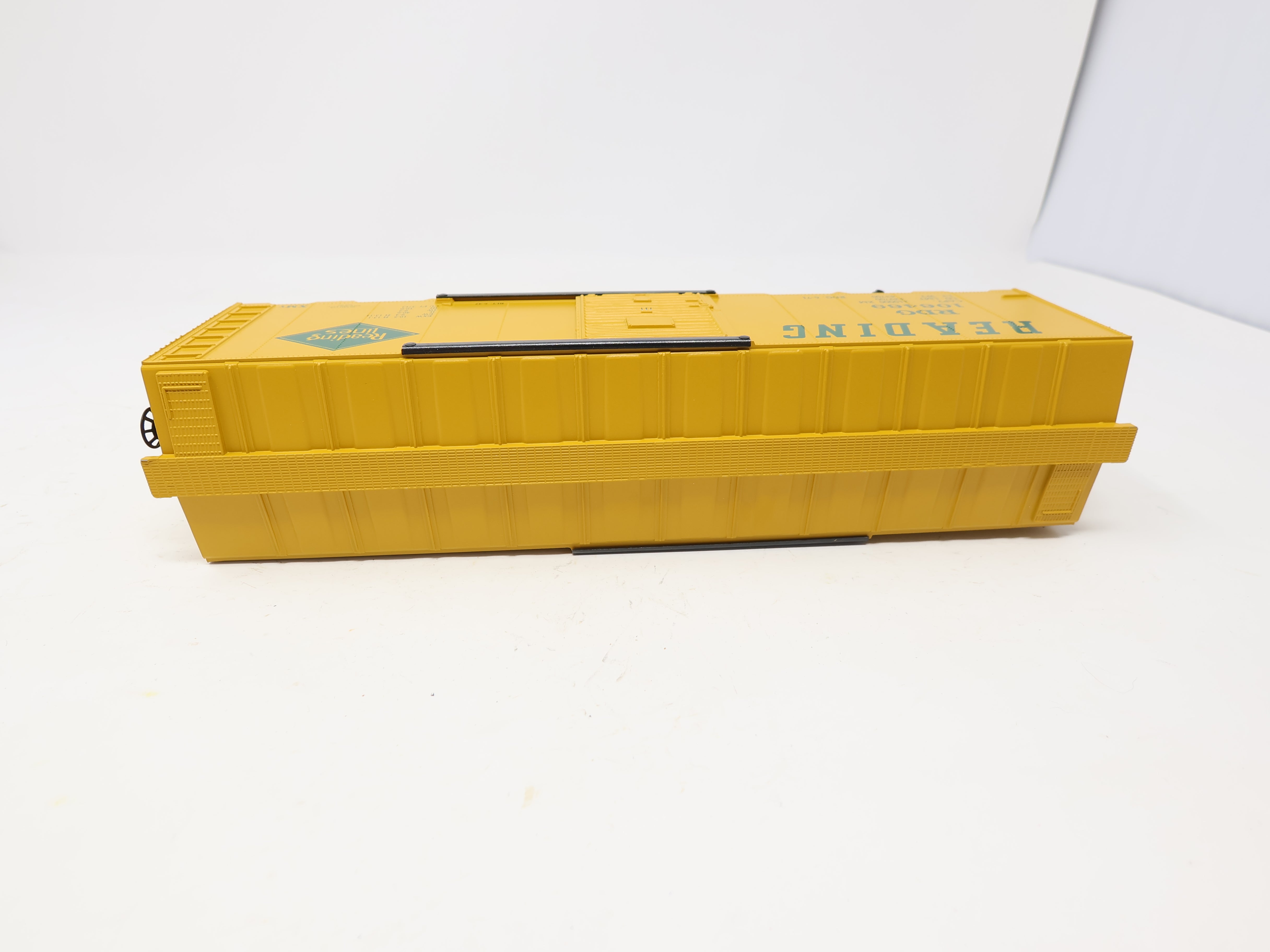 USED O, Box Car Yellow, Reading RDG #106469, Franks Roundhouse Custom Painted Car