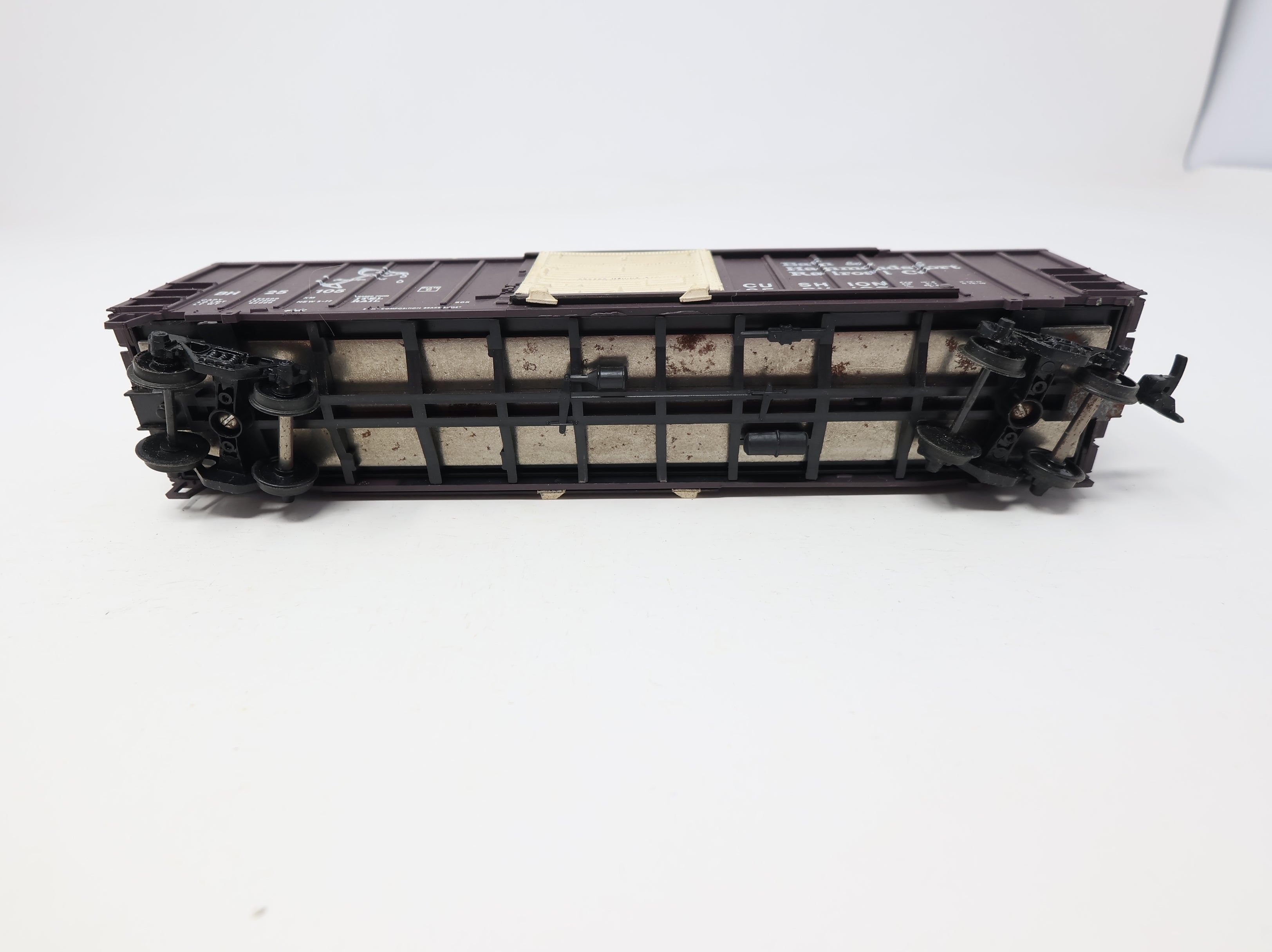 USED Athearn HO Scale 50' Box Car Bath and Hammondsport BH #25105 Champagne Trail, Weathered