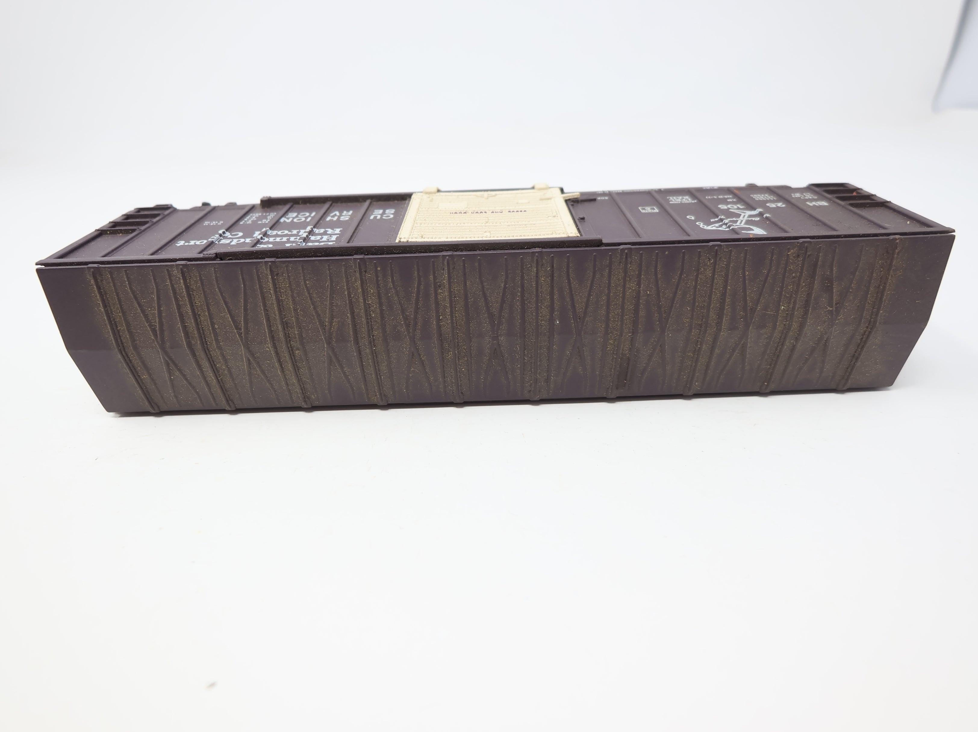 USED Athearn HO Scale 50' Box Car Bath and Hammondsport BH #25105 Champagne Trail, Weathered