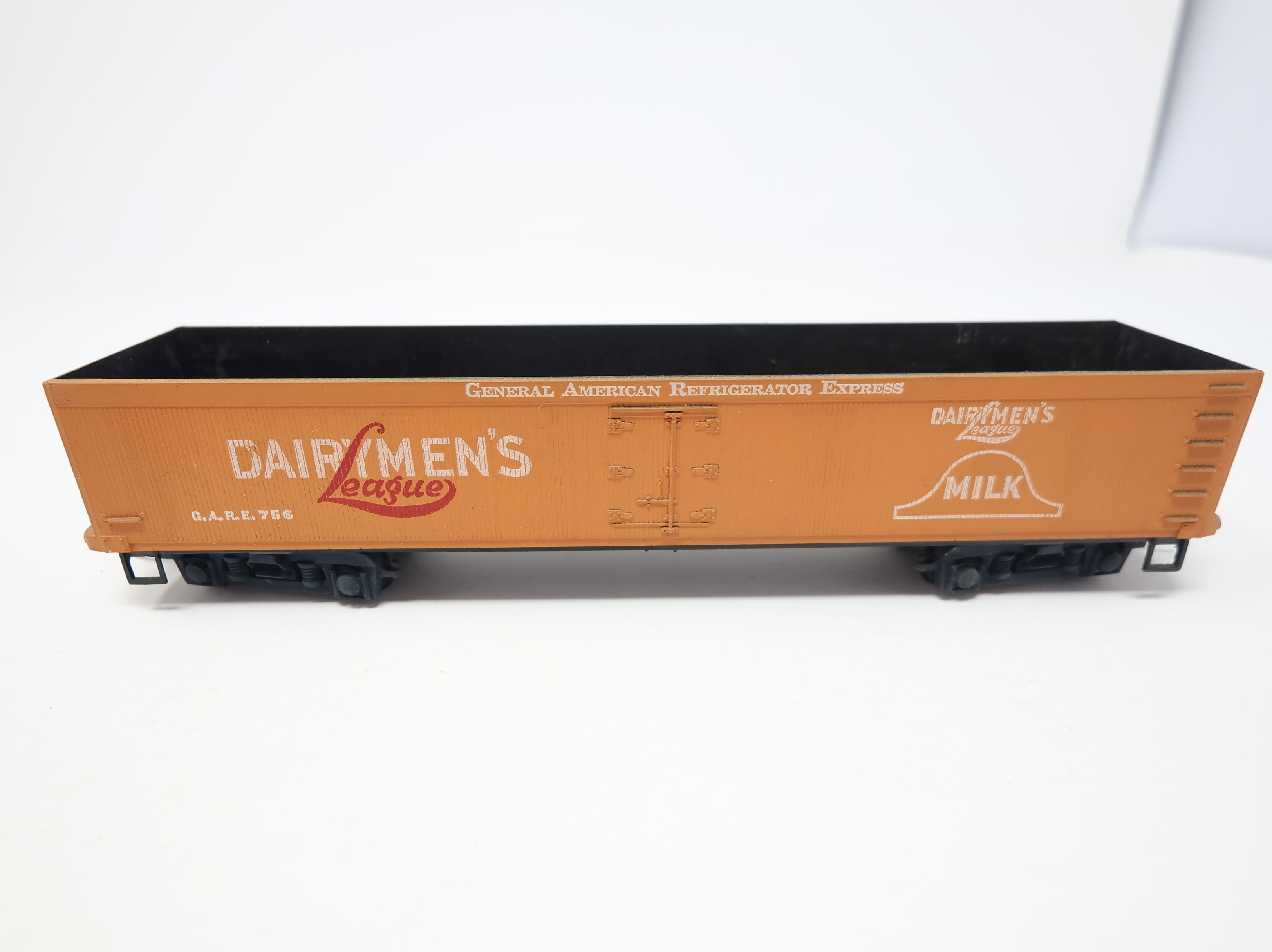 USED Roundhouse HO Scale 50' Milk Tank Car Dairymen's League GARE #756