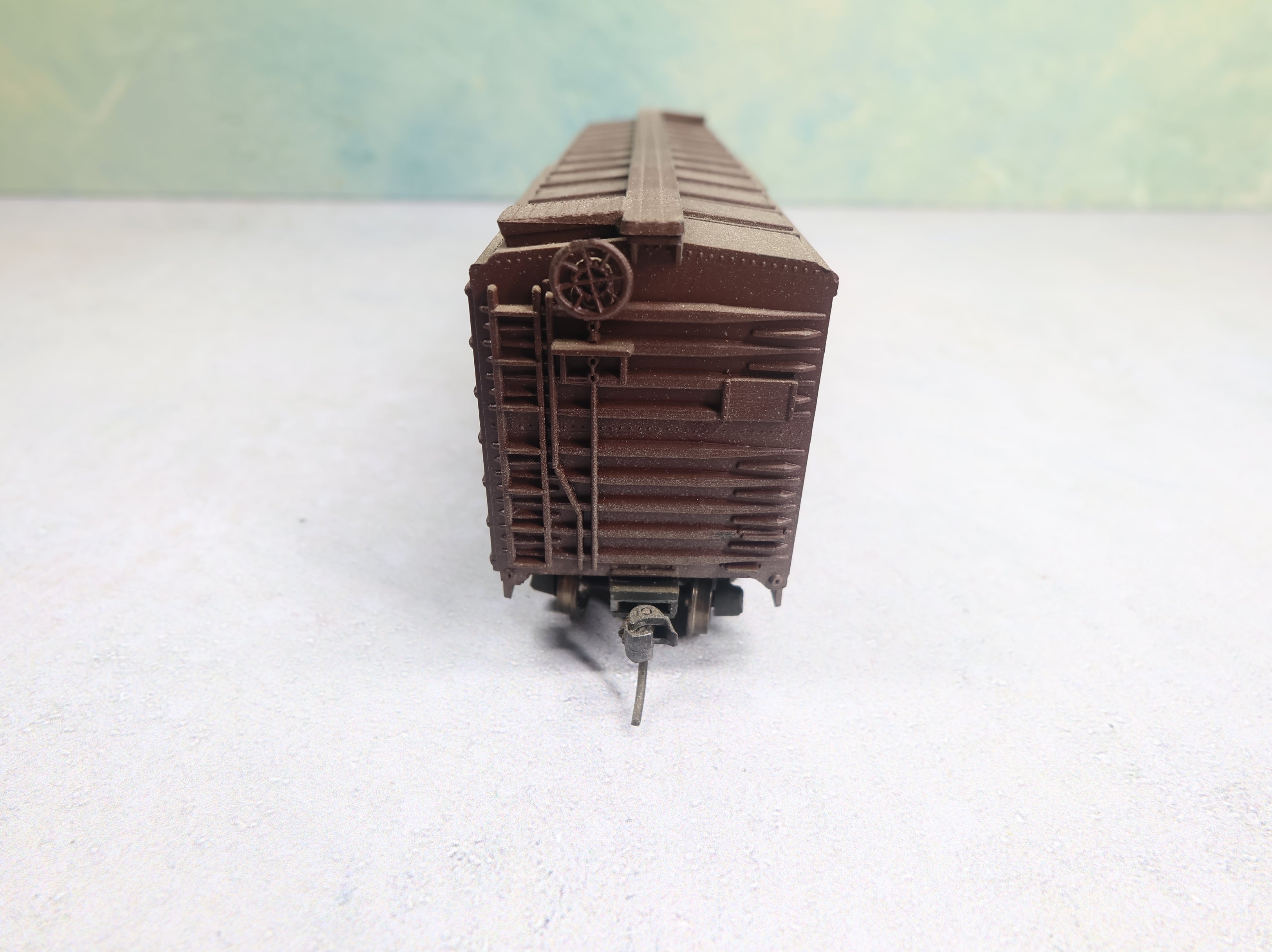 USED Roundhouse HO Scale 40' Box Car Milwaukee Road MILW #18513 Weathered