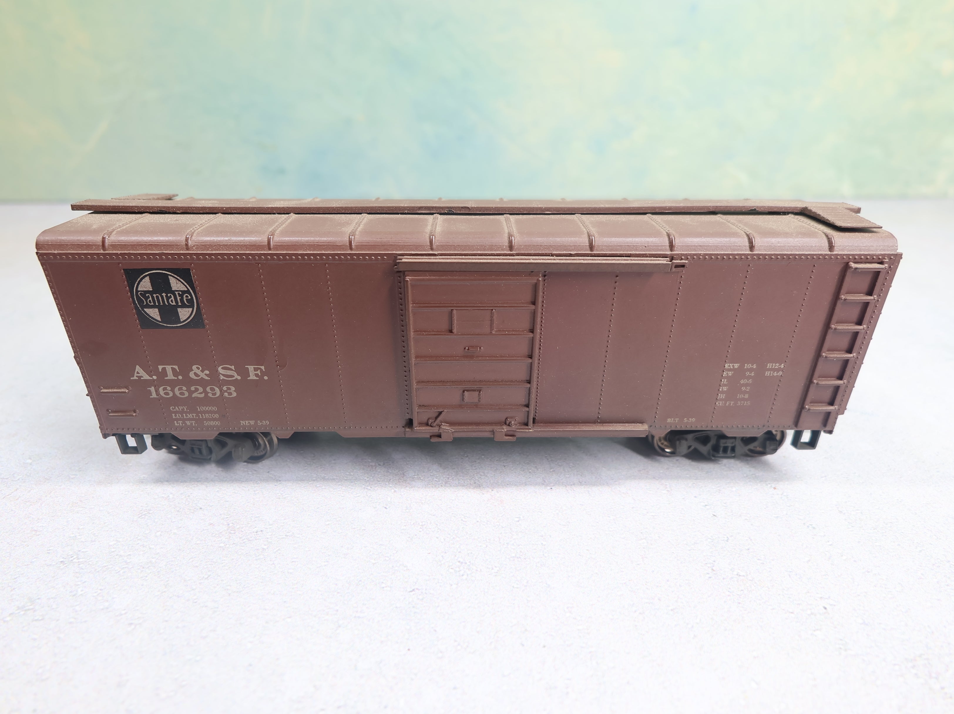 USED Roundhouse HO Scale 40' Round Top Box Car Santa Fe ATSF #166293