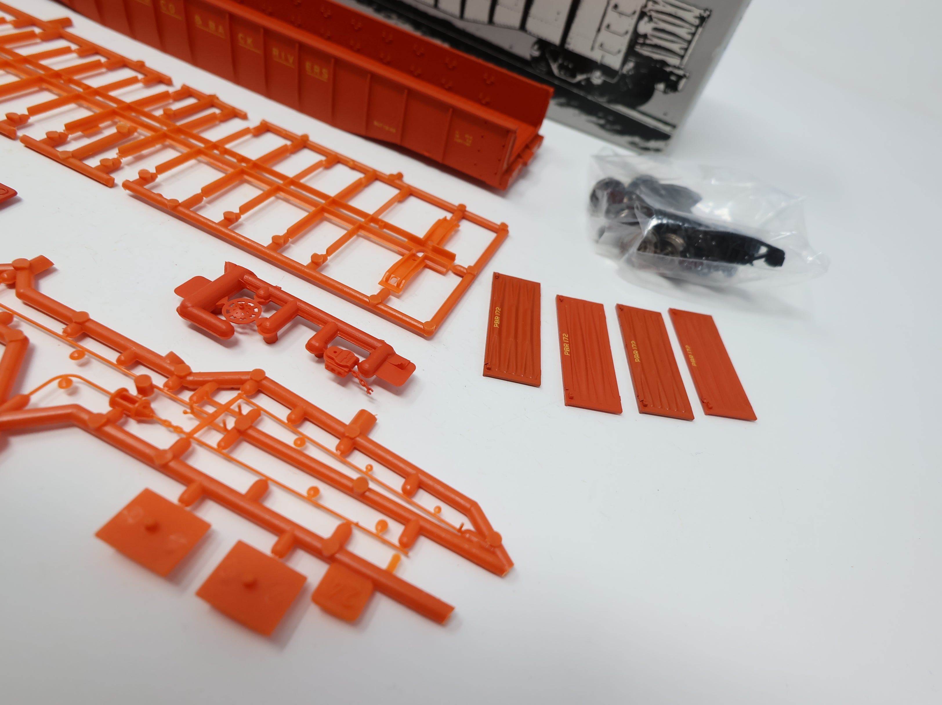 USED Life-Like 8474 HO Scale 52'6" Drop End Mill Gondola Patapsco and Back Rivers P&BR #172 Proto2000 KIT