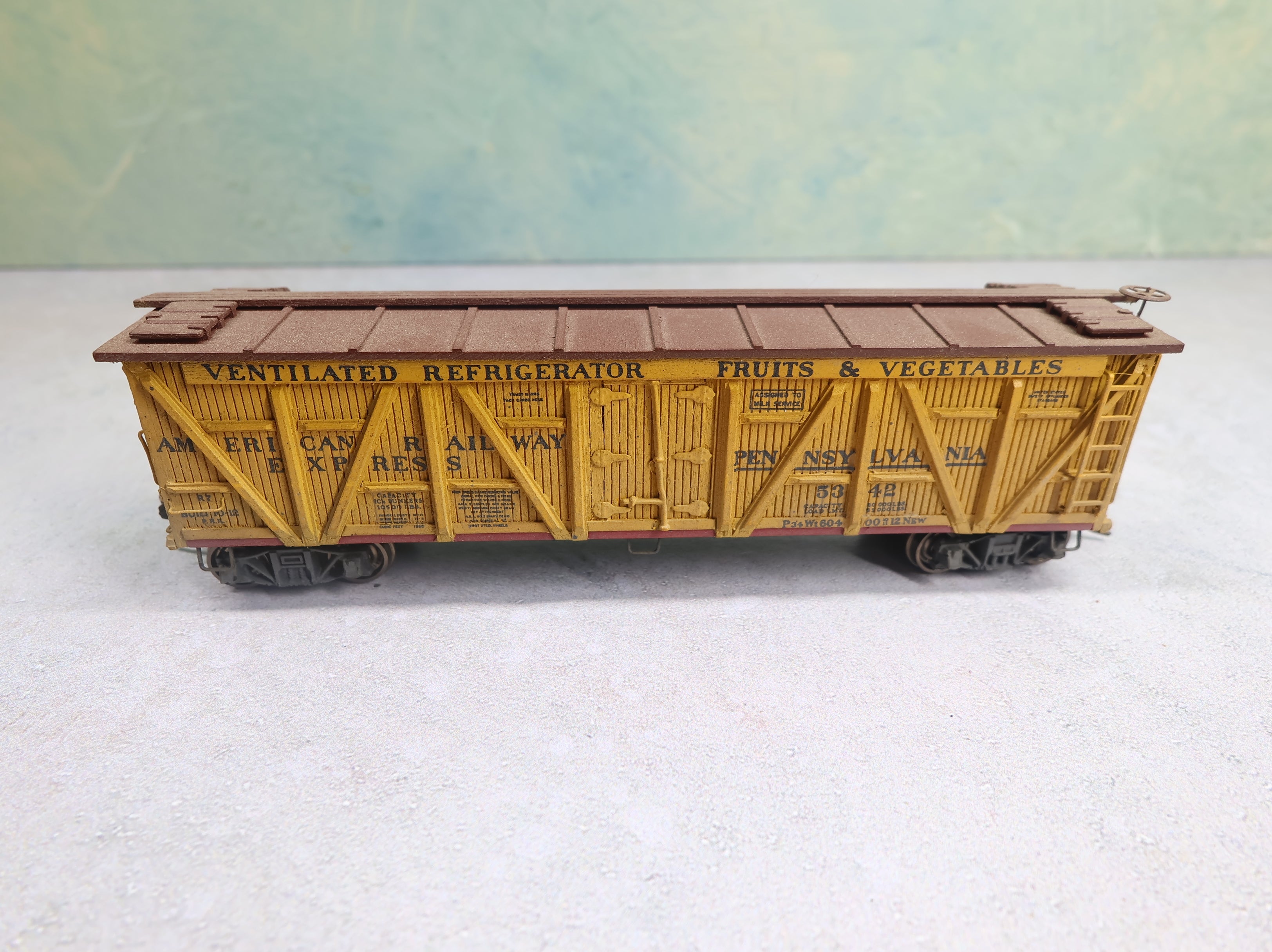USED Ambroid HO Scale Outside Braced Reefer Pennsylvania #5342 Wood Built Kit Weathered