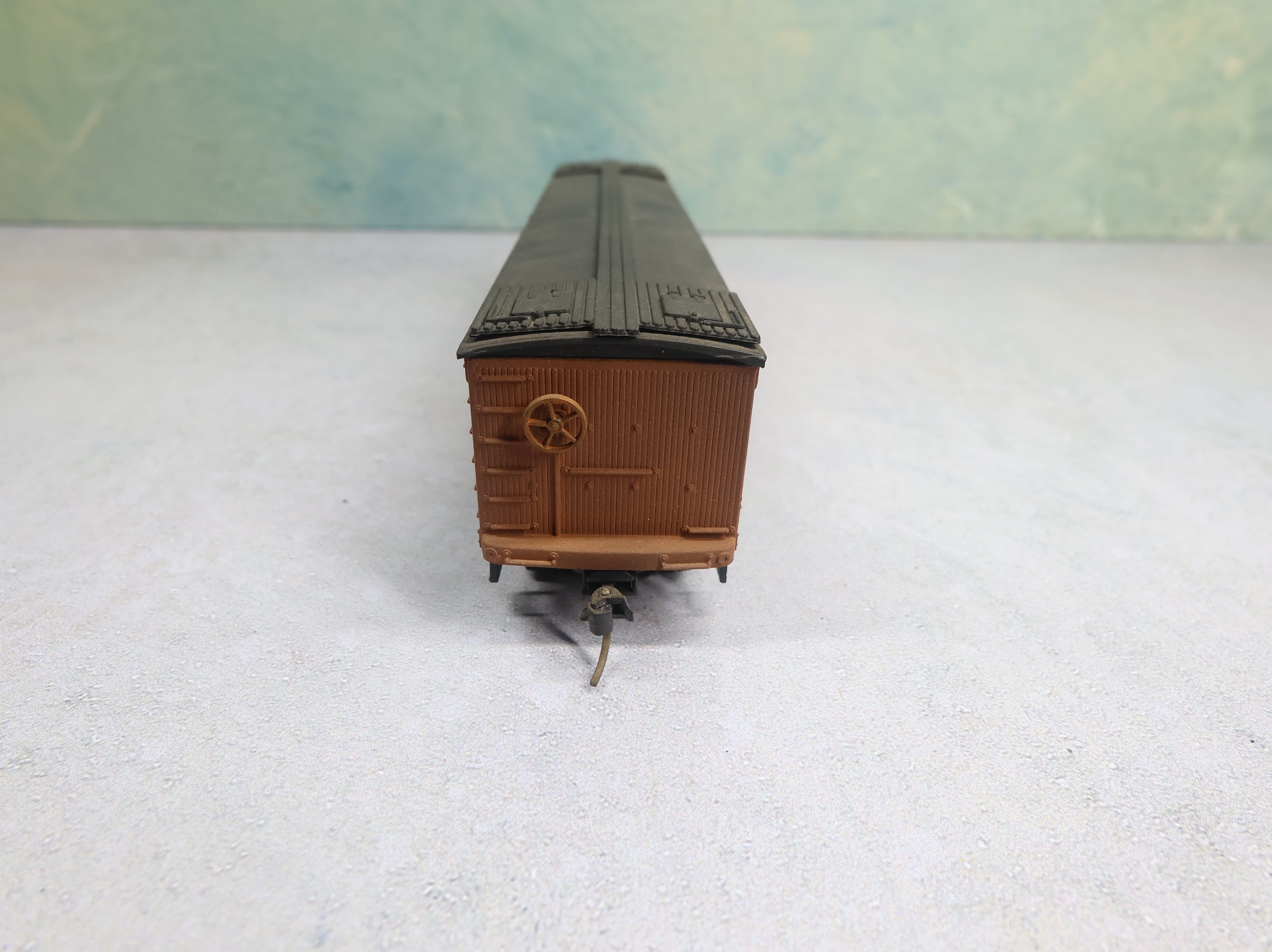USED Roundhouse HO Scale 50' Milk Tank Car Dairymen's League GARE #756 Weathered