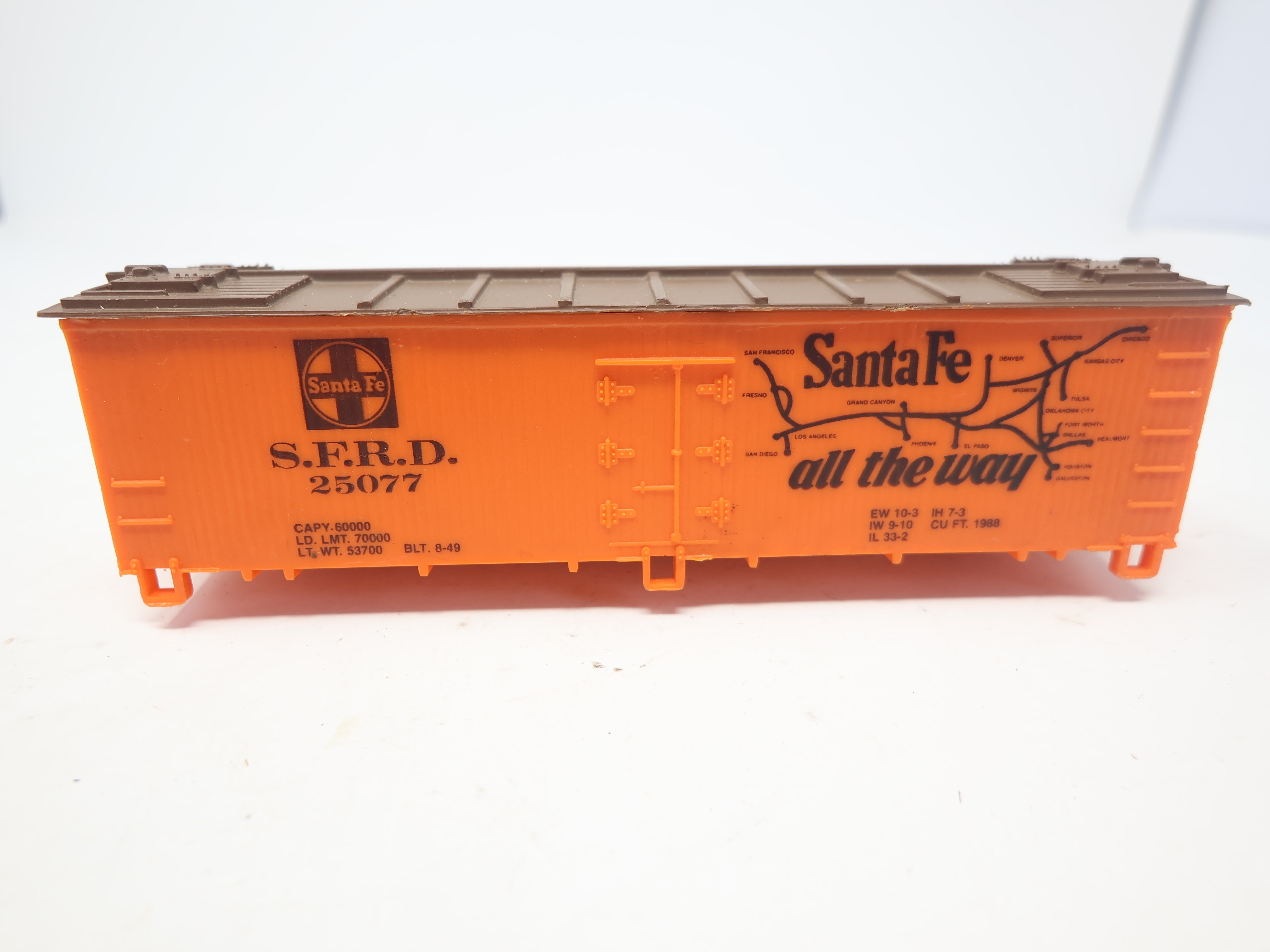 USED Life-Like HO Scale, Wooden Box Car, Santa Fe SFRD #25077, Shell Only