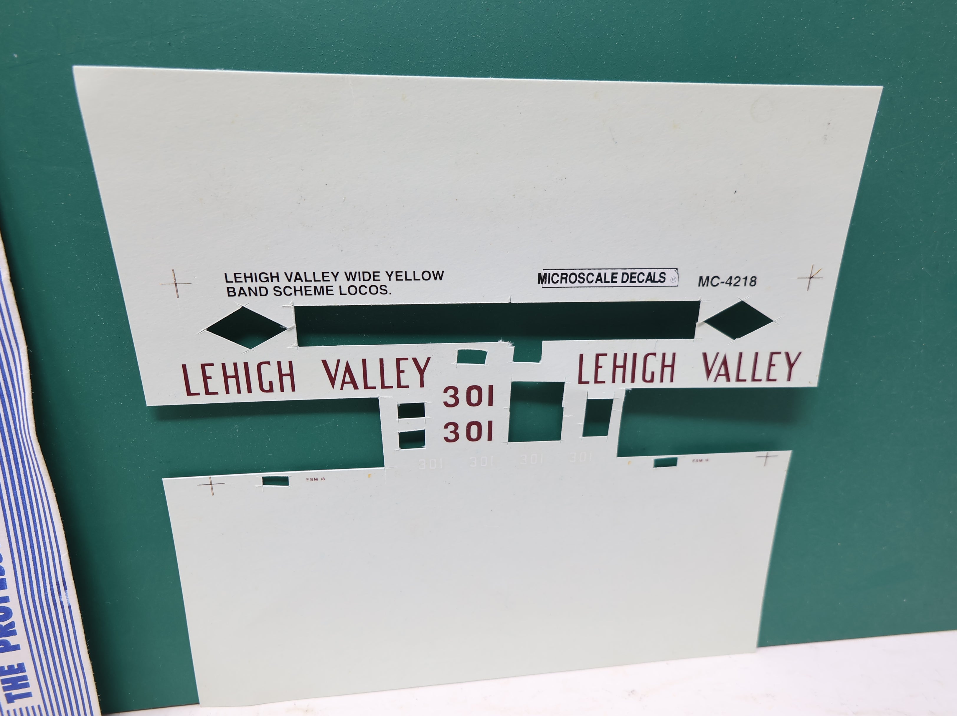 USED MICROSCALE MC-4218 HO Scale, Lehigh Valley Wide Yellow Band Scheme Locomotives, 1971 - 1974 Decals (Incomplete)