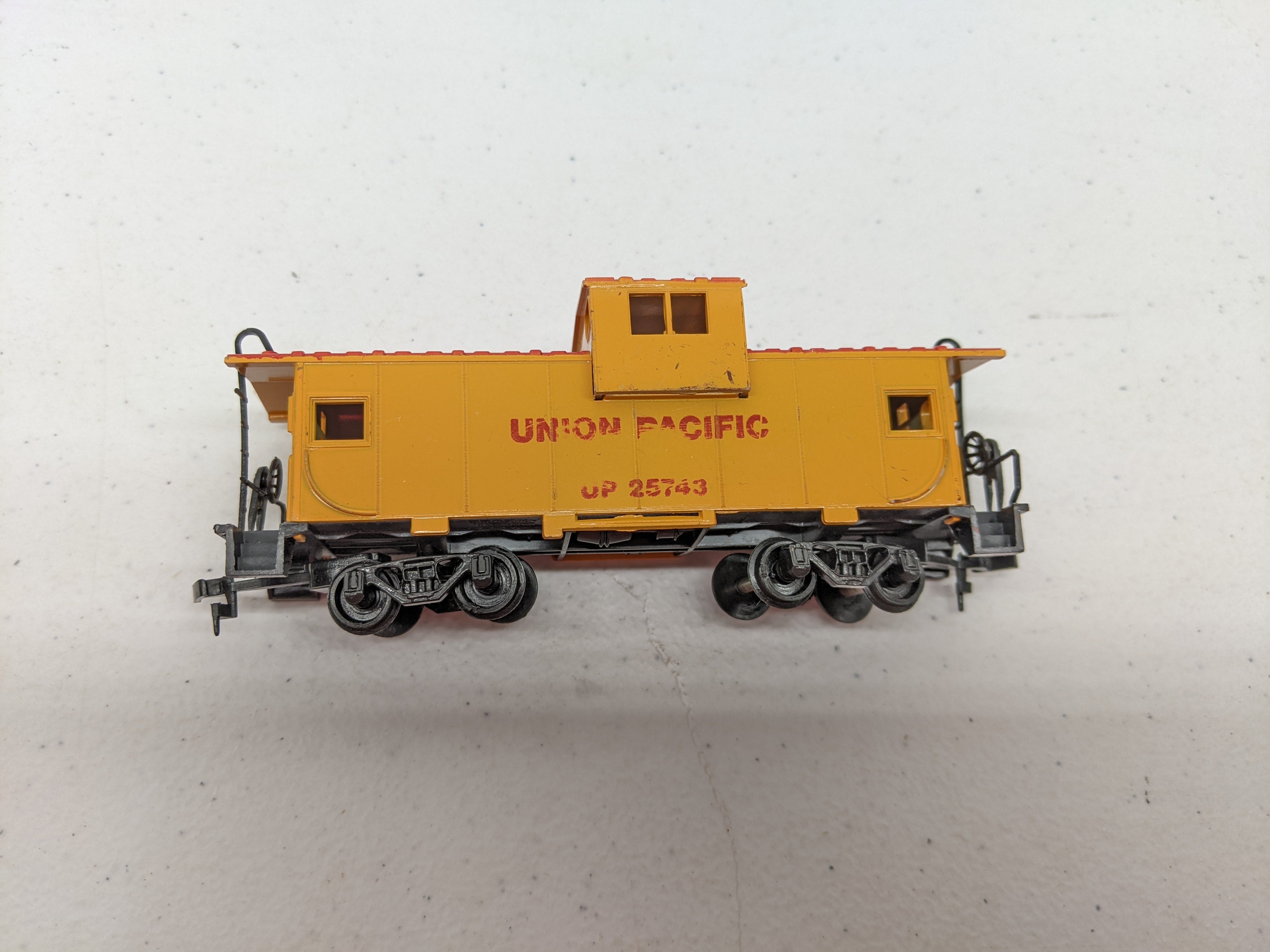 USED Bachmann HO Scale, Caboose, Union Pacific UP #25743, Rough