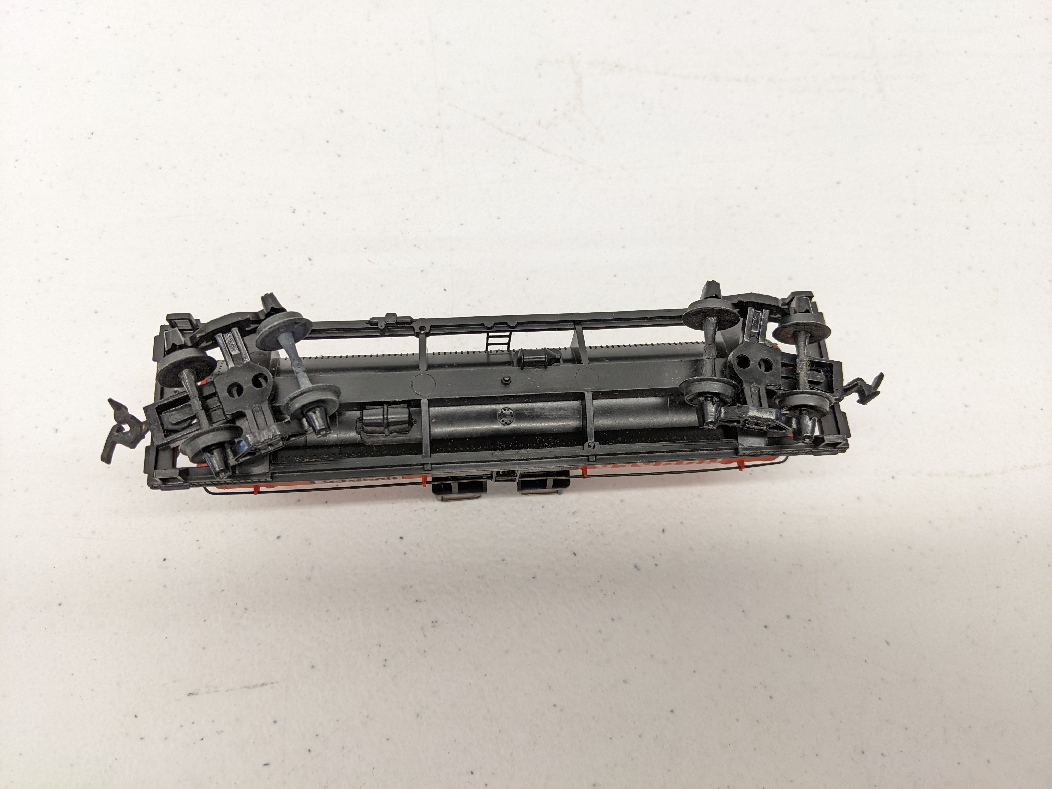 USED HO Scale, Single Dome Tank Car, Hooker Chemical