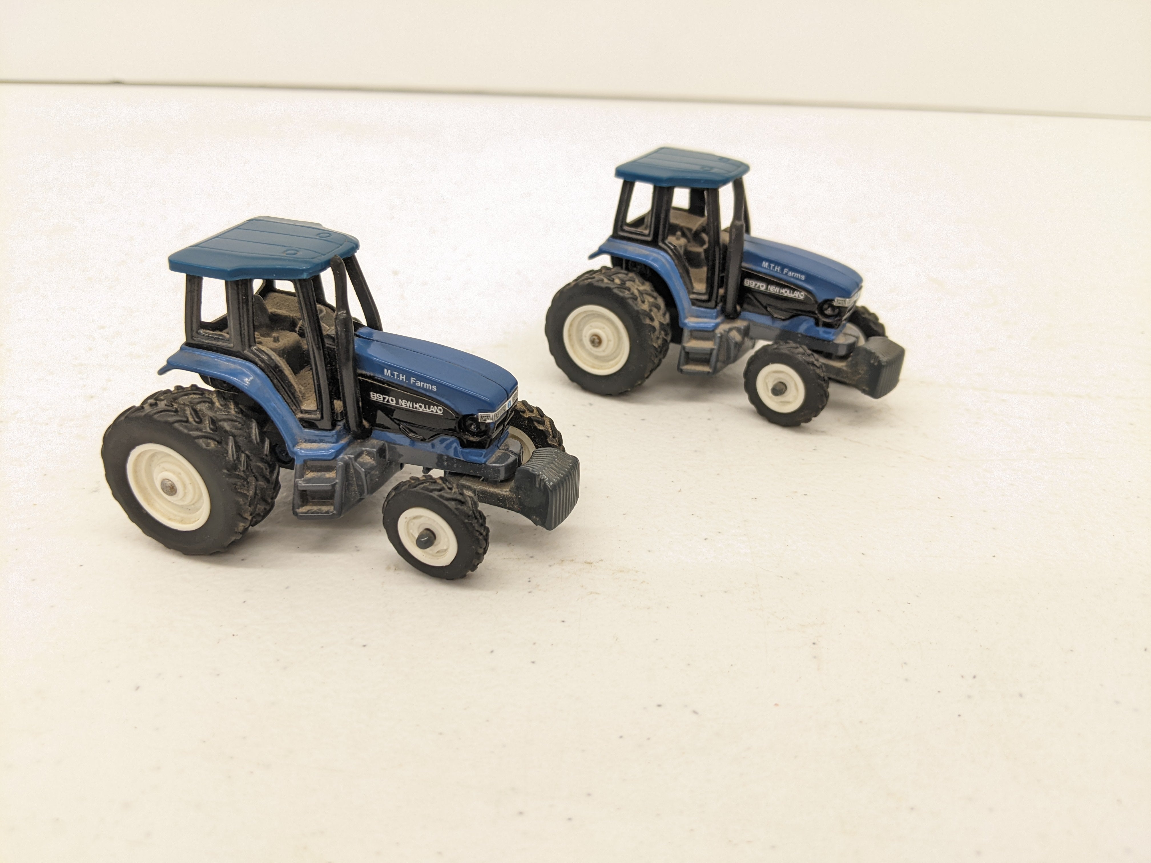USED MTH O Scale, New Holland 8970 Lot of 2 Tractor Loads