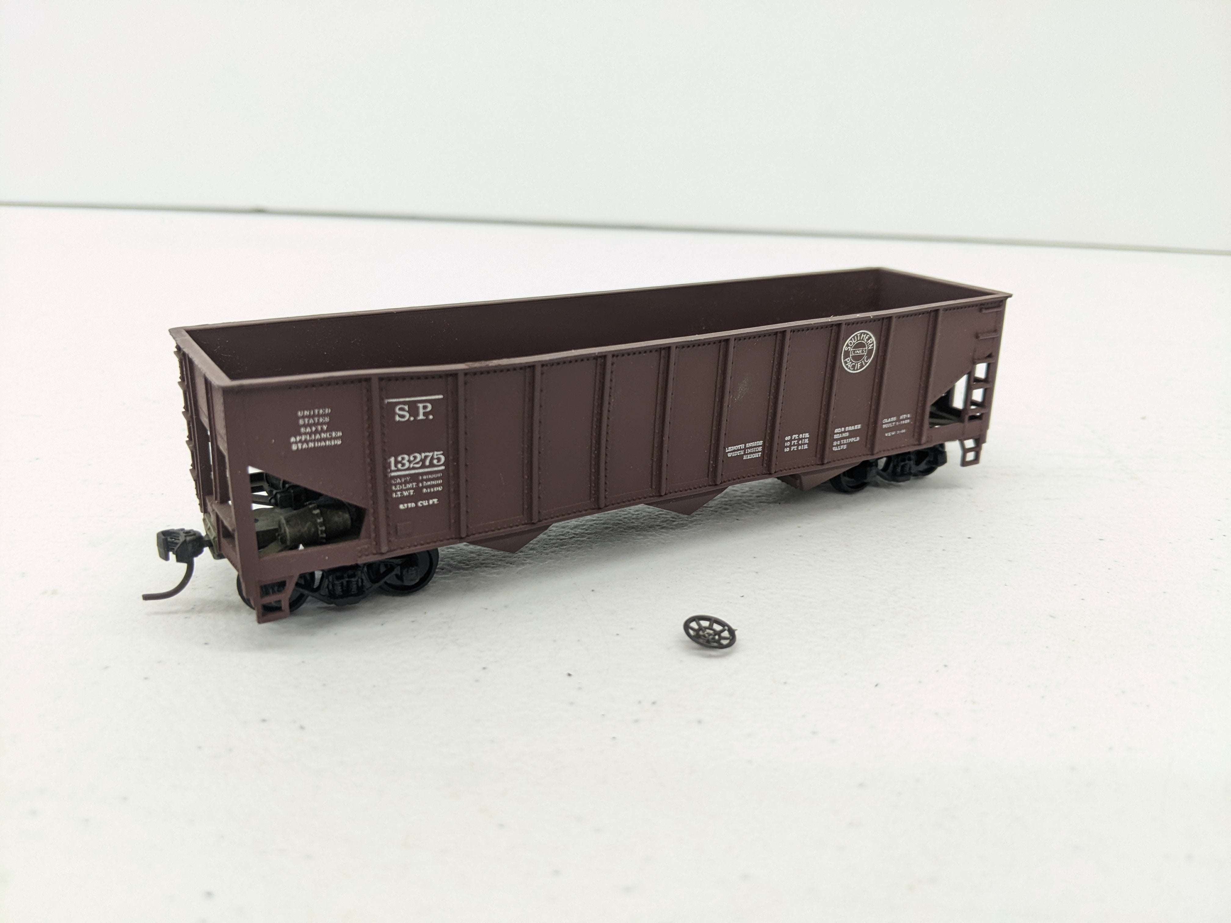 USED Roundhouse HO Scale, 3 Bay Open Hopper, Southern Pacific SP #13275