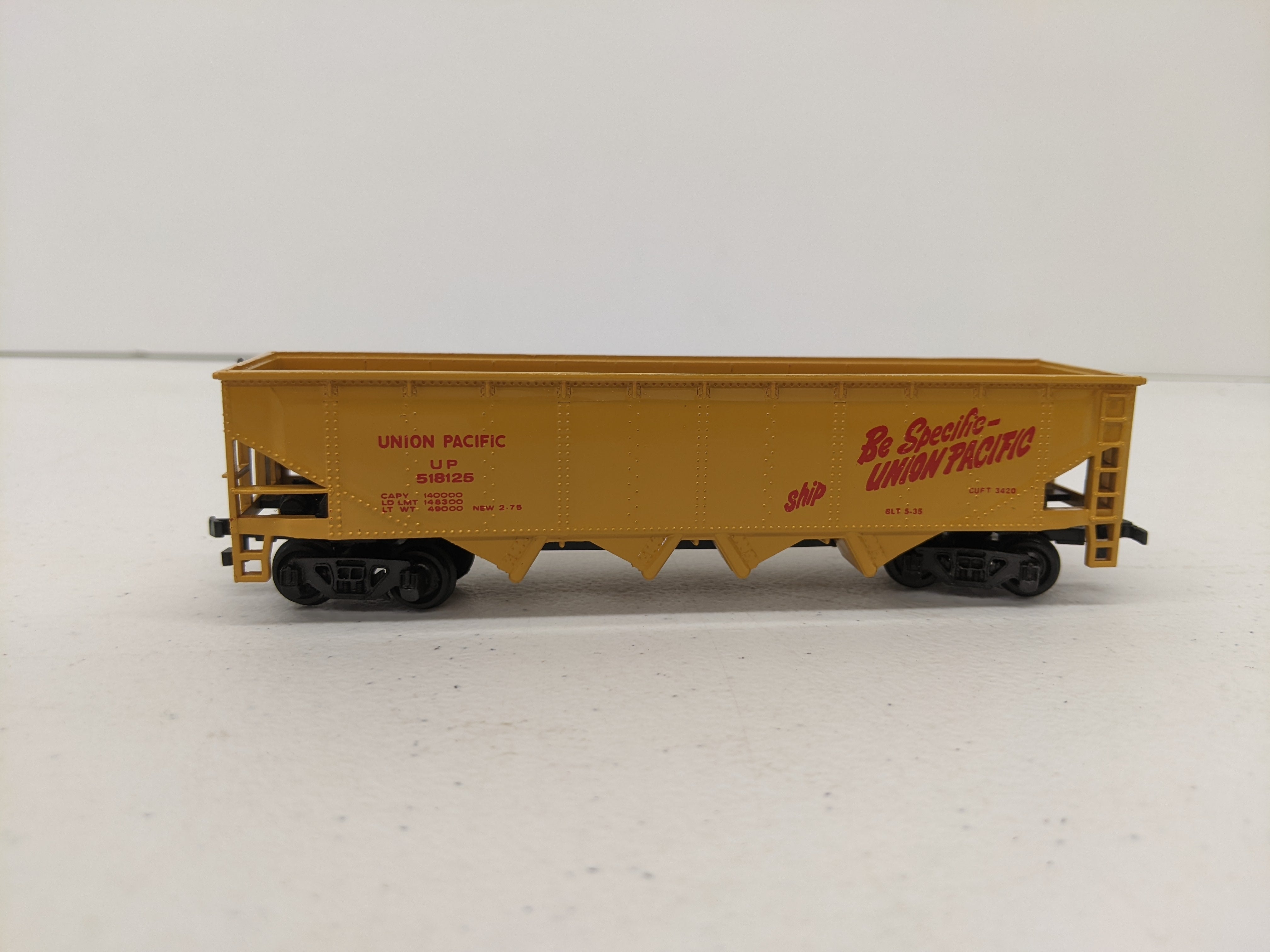 USED Bachmann HO Scale, 42' Open Quad Offset Hopper, Union Pacific UP #518125