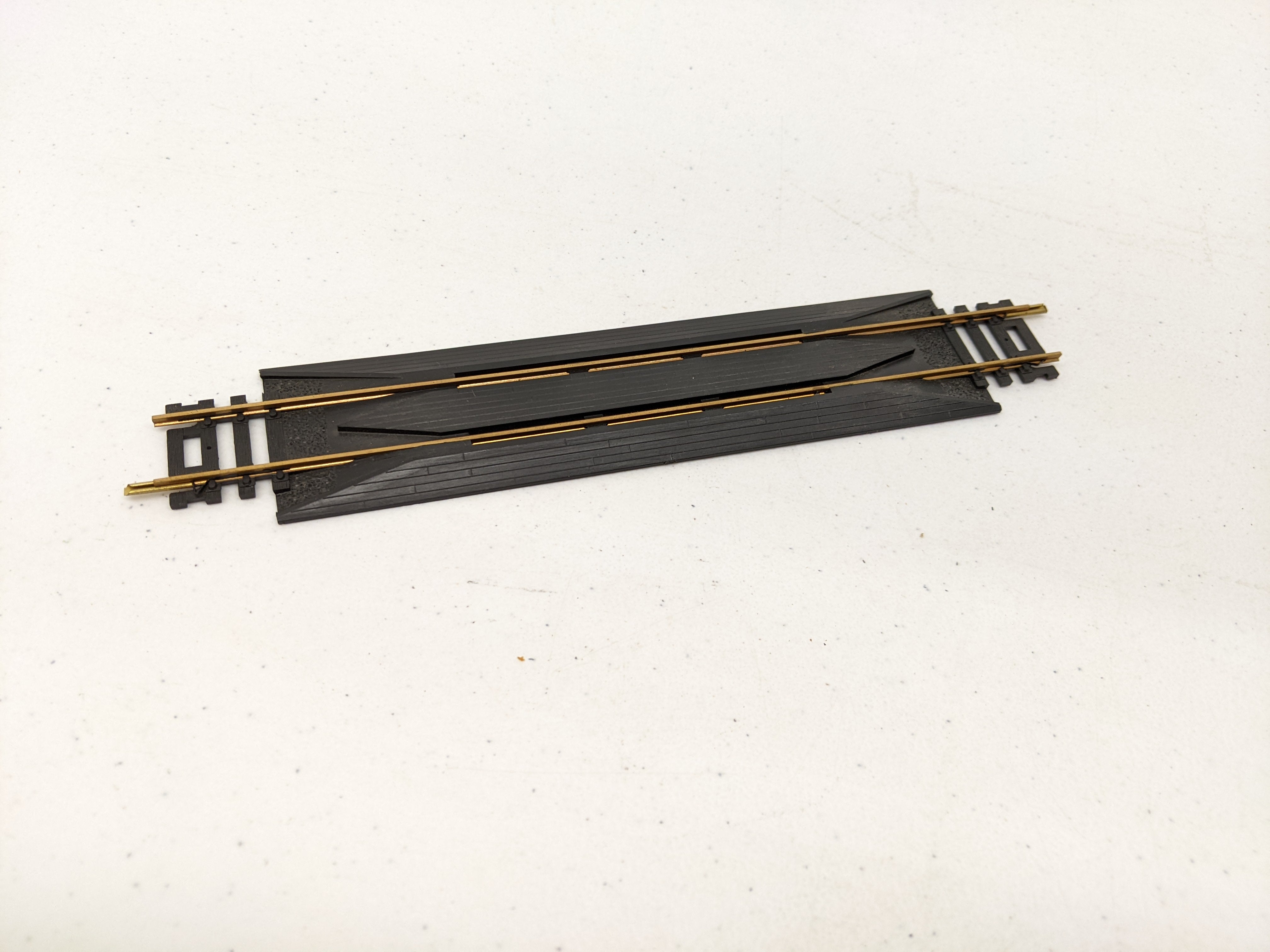 USED Atlas HO Scale, 9" Rerailer Brass Track Section