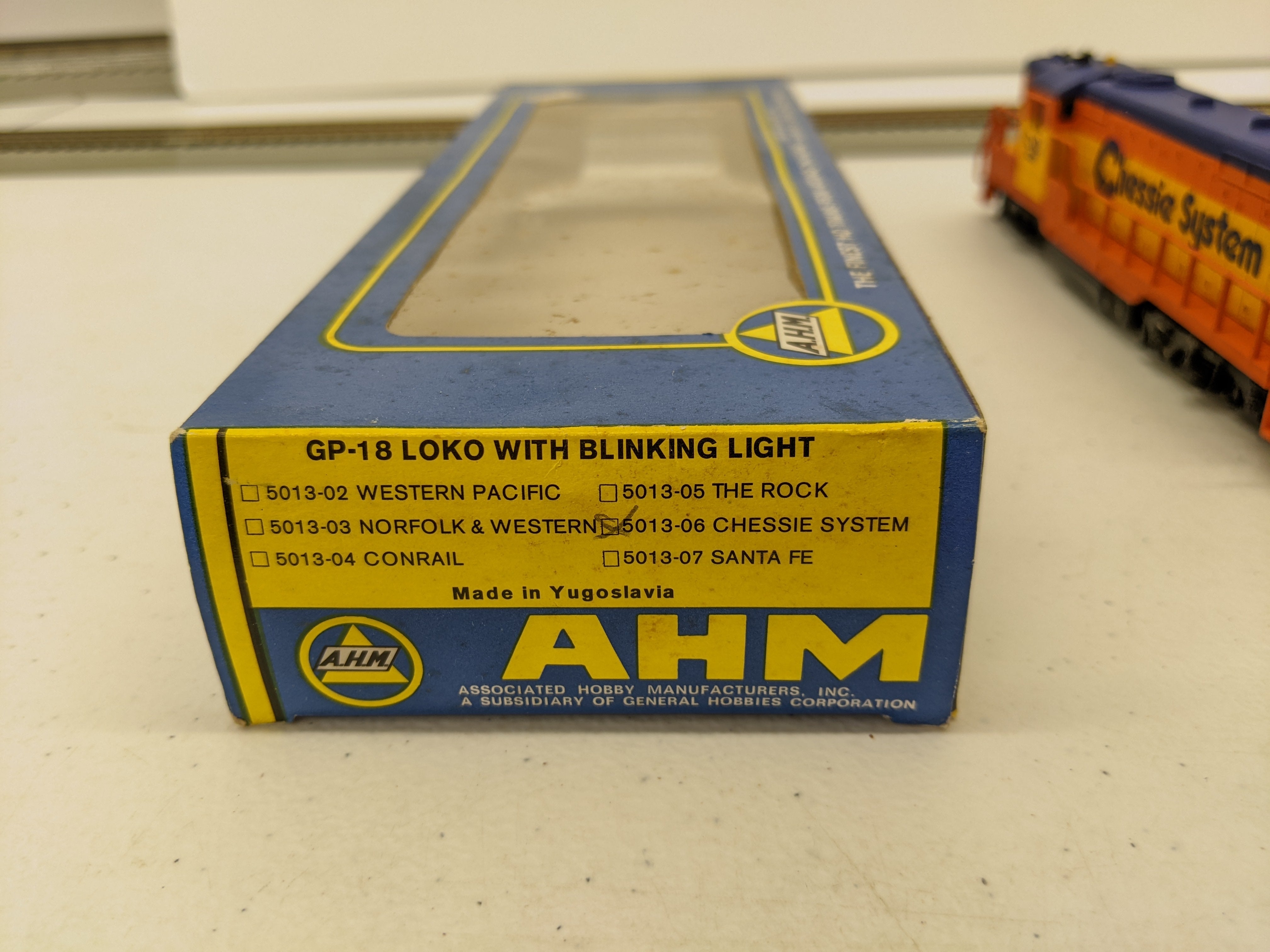 USED AHM "5013-06" HO Scale, GP-18 Diesel Locomotive, Chessie System C&O #4301, w/ Blinking Light (DC)