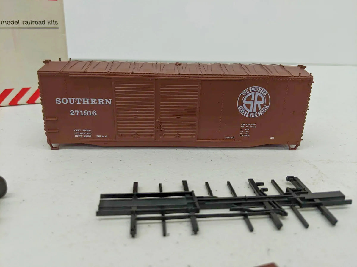 USED MCKEAN HO Scale, 40' Box Car, Southern #271916, Unbuilt Kit