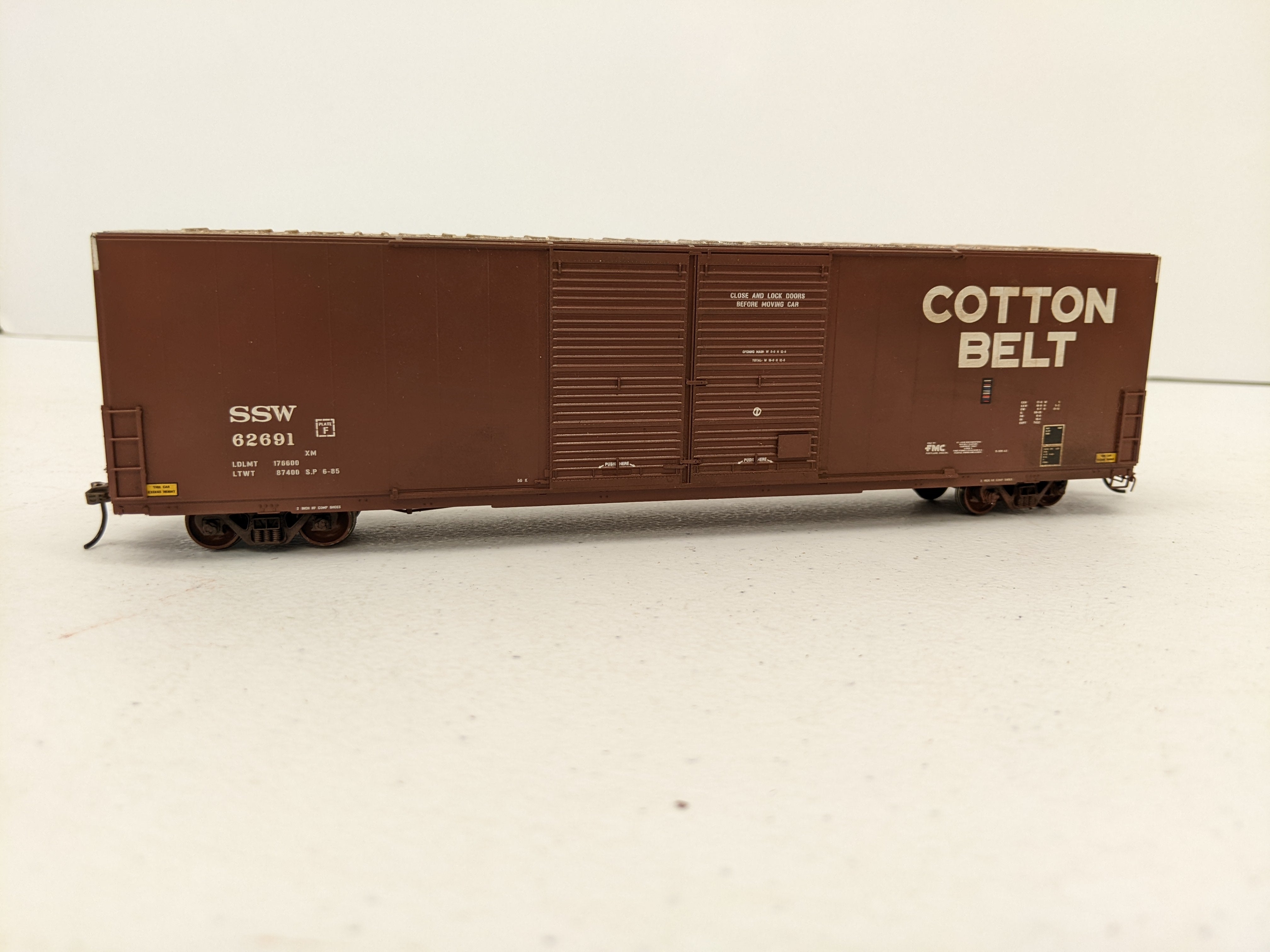 USED HO Scale, 61' Box Car, Cotton Belt SSW #62691, Custom Weathering