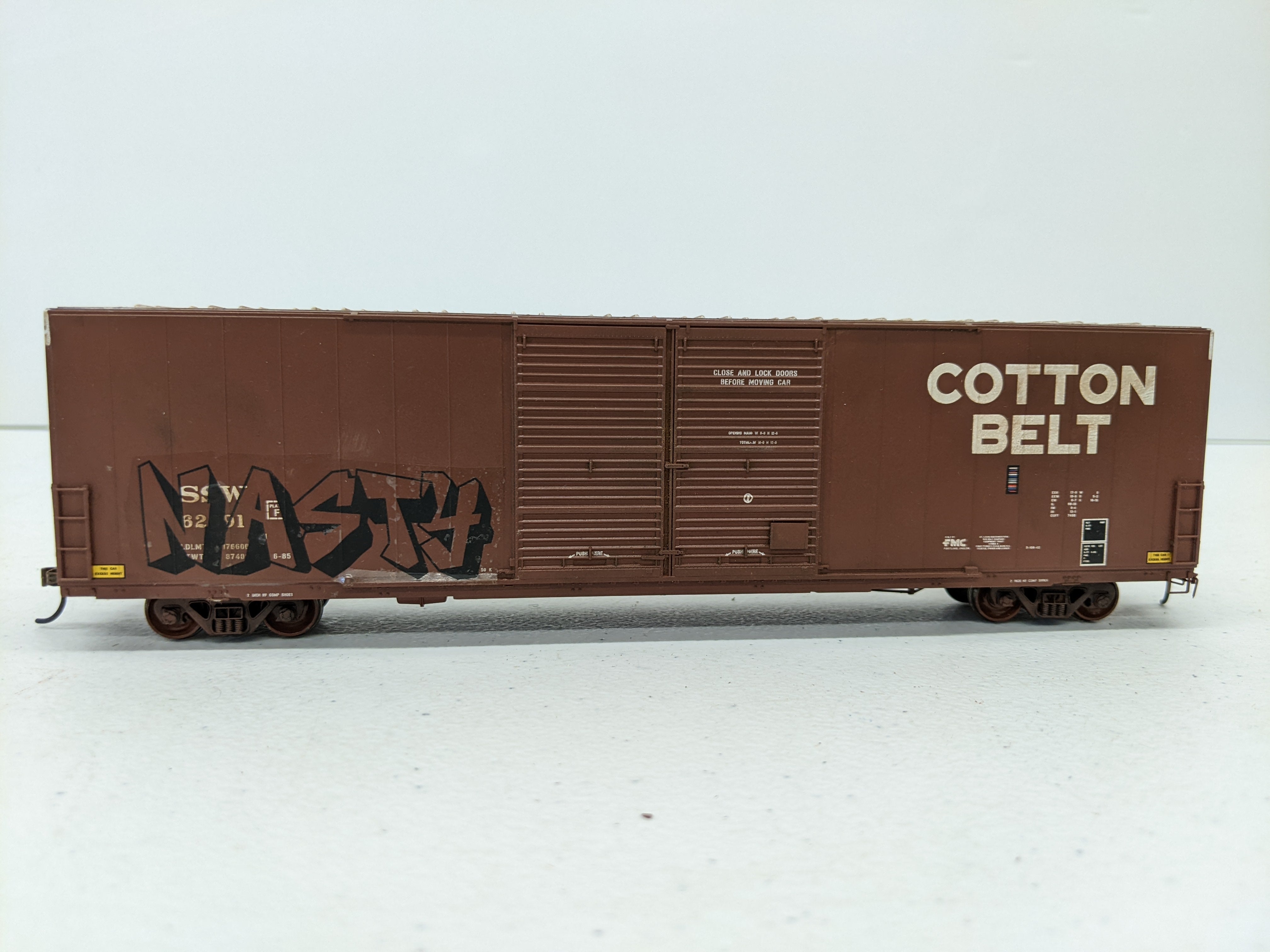 USED HO Scale, 61' Box Car, Cotton Belt SSW #62691, Custom Weathering