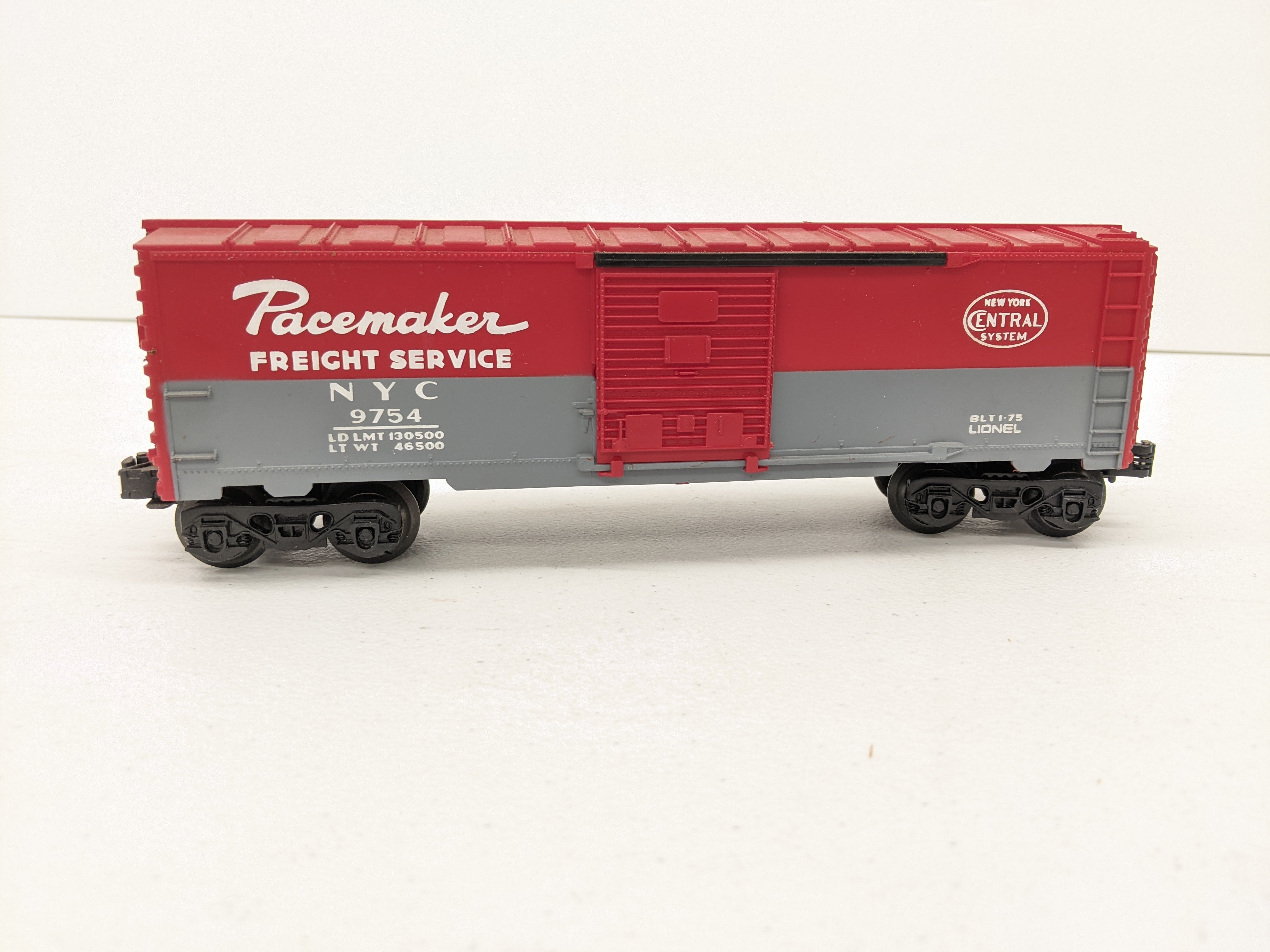 USED Lionel 2868768 O Scale, Box Car, Pacemaker, New York Central NYC #9754