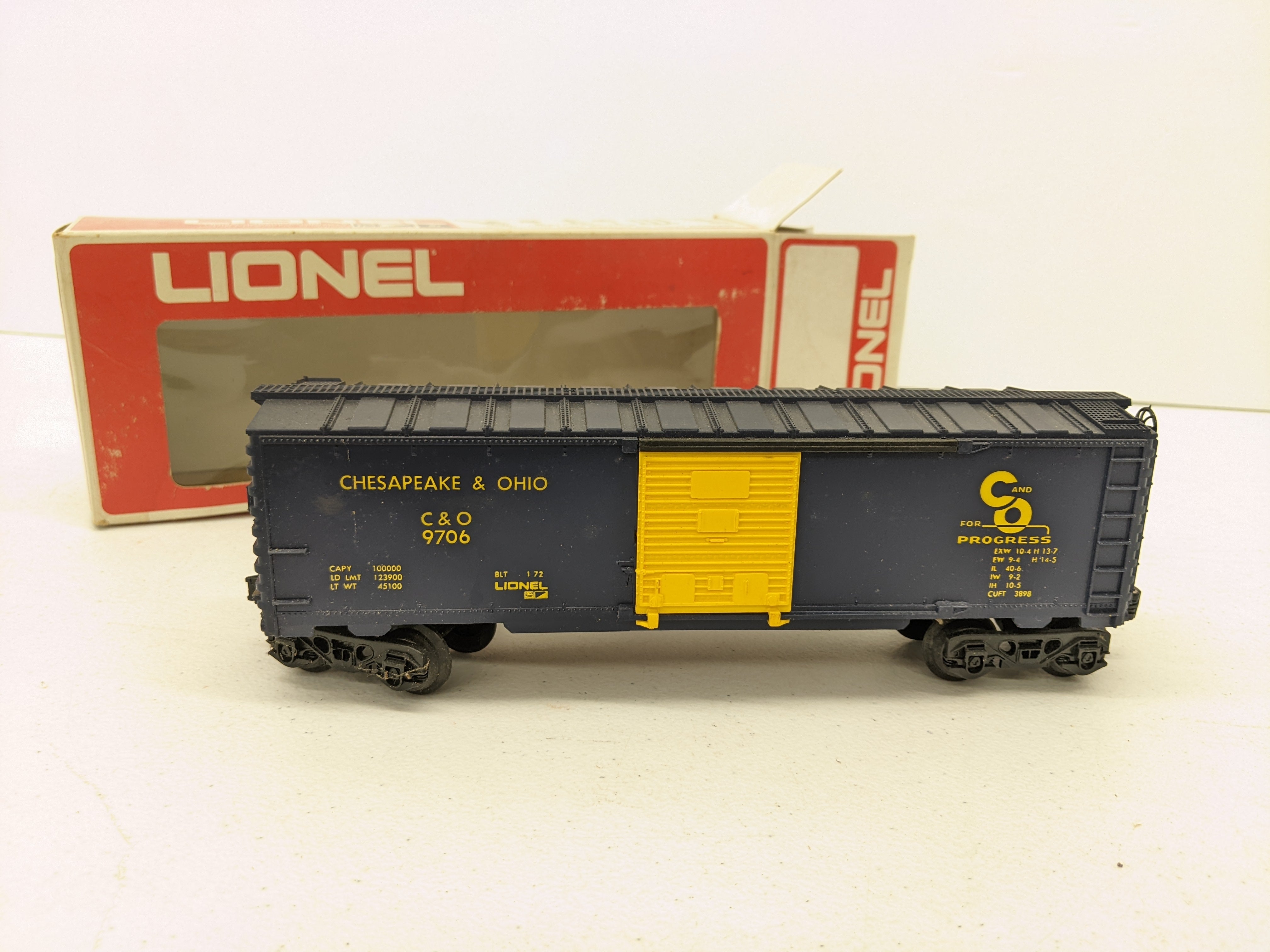 USED Lionel 2851236 O Scale, Box Car, Chesapeake and Ohio CO #9706