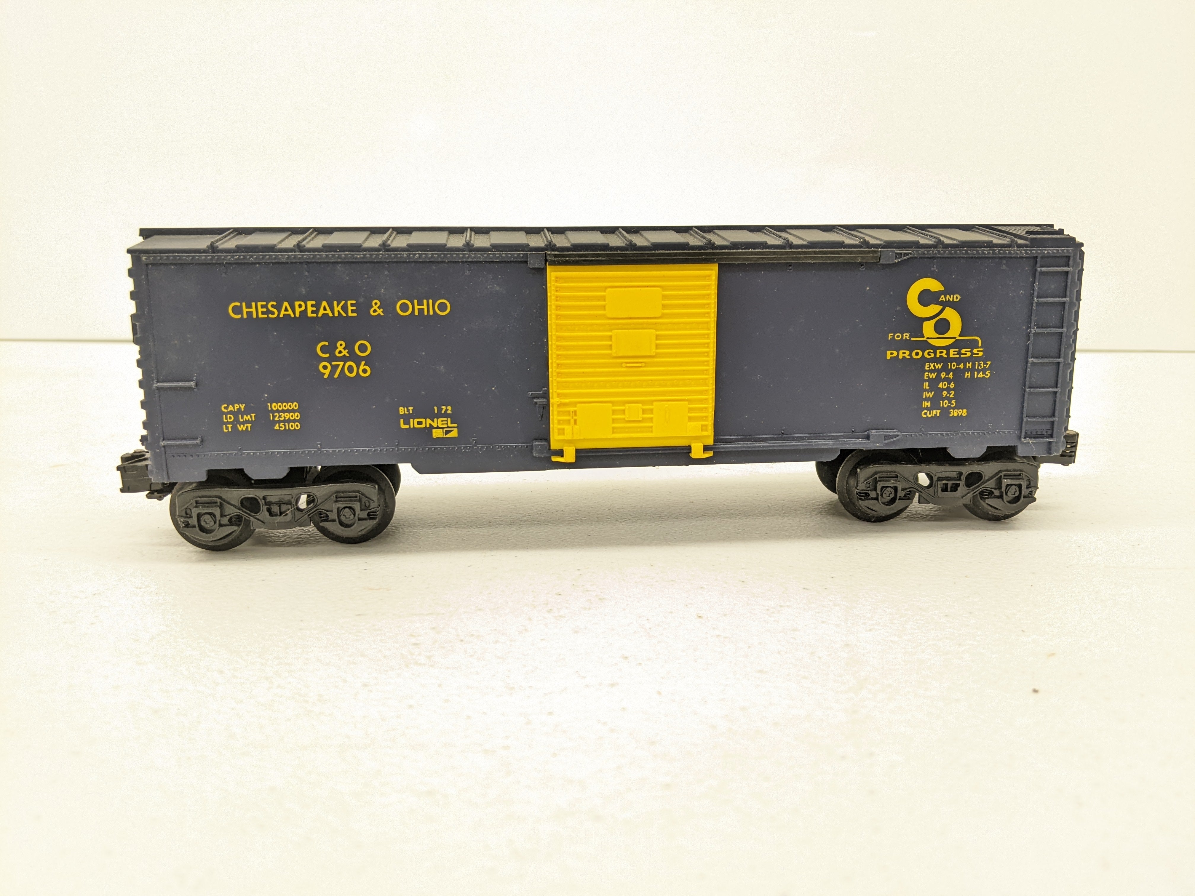 USED Lionel 2851236 O Scale, Box Car, Chesapeake and Ohio CO #9706