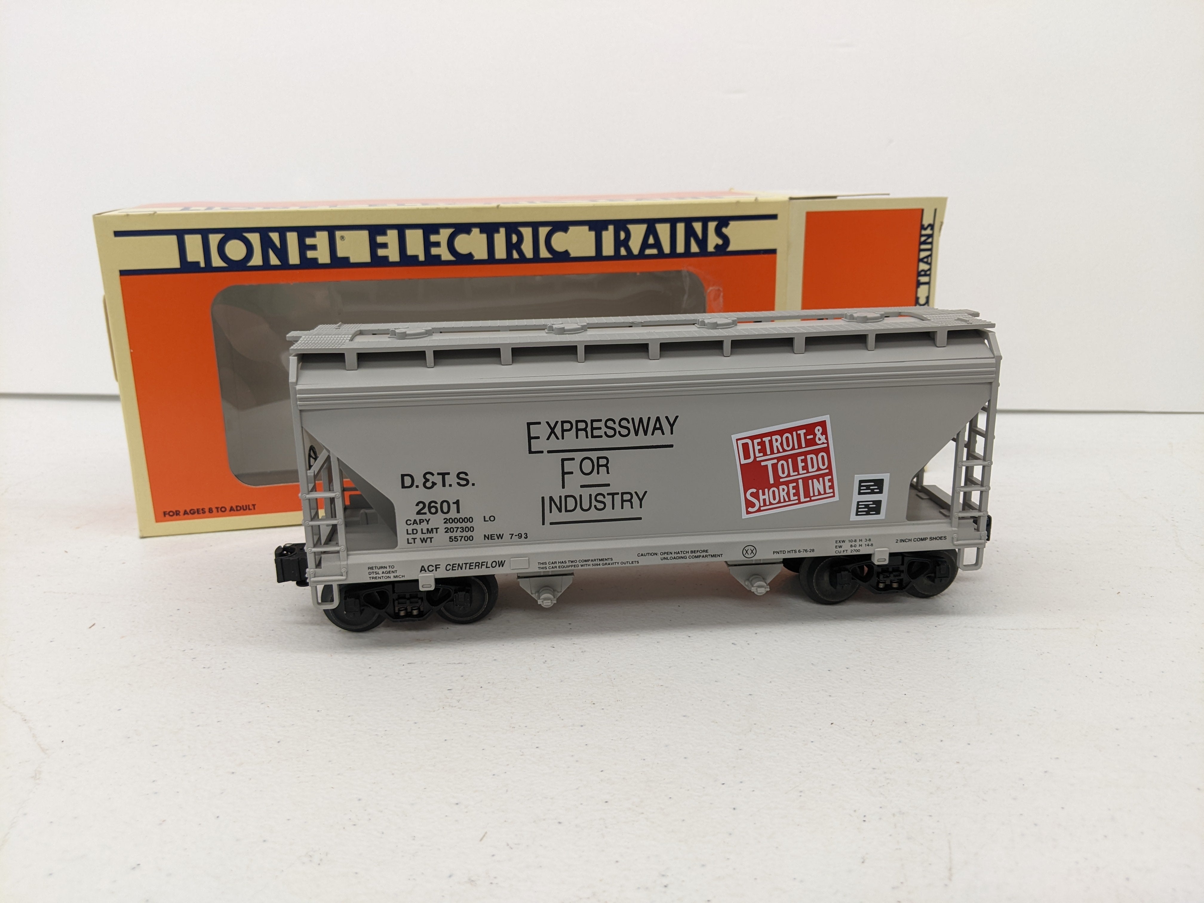 USED Lionel 6-52023 O Scale, Center Flow Hopper, Detroit and Toledo Shore Line Railroad DTS #2601, 1993 LCCA Convention Car