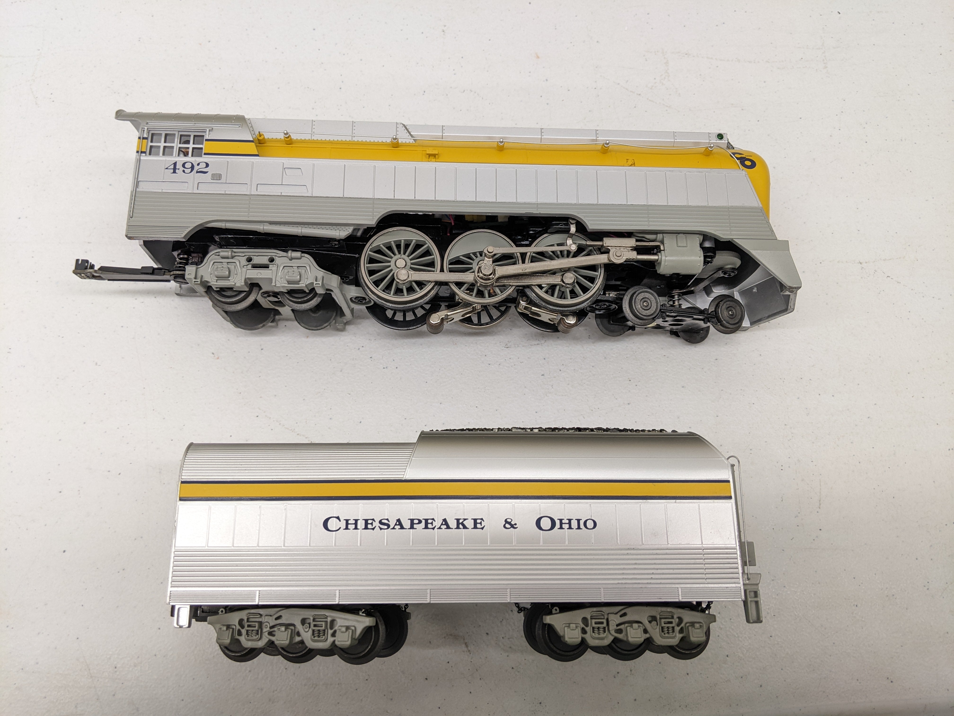 USED MTH Rail King 30-1692-1 O Scale, 4-6-4 Streamlined Hudson Steam Engine, Chesapeake and Ohio #492 (Proto-Sound 3.0)