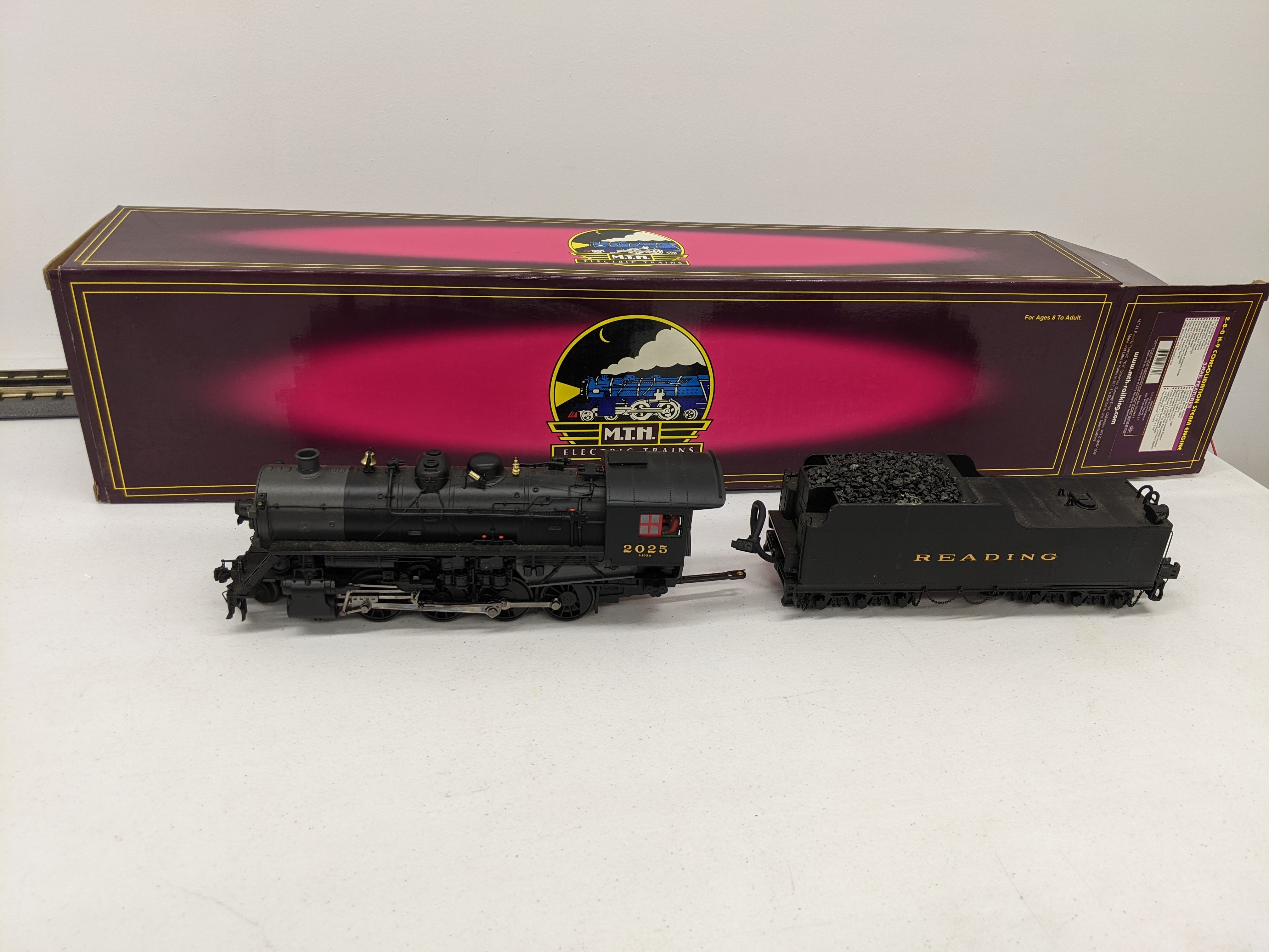 USED MTH Premier 20-3165-1 O Scale, 2-8-0 H-9 Consolidation Steam Engine, Reading #2025 (Proto-Sound 2.0)