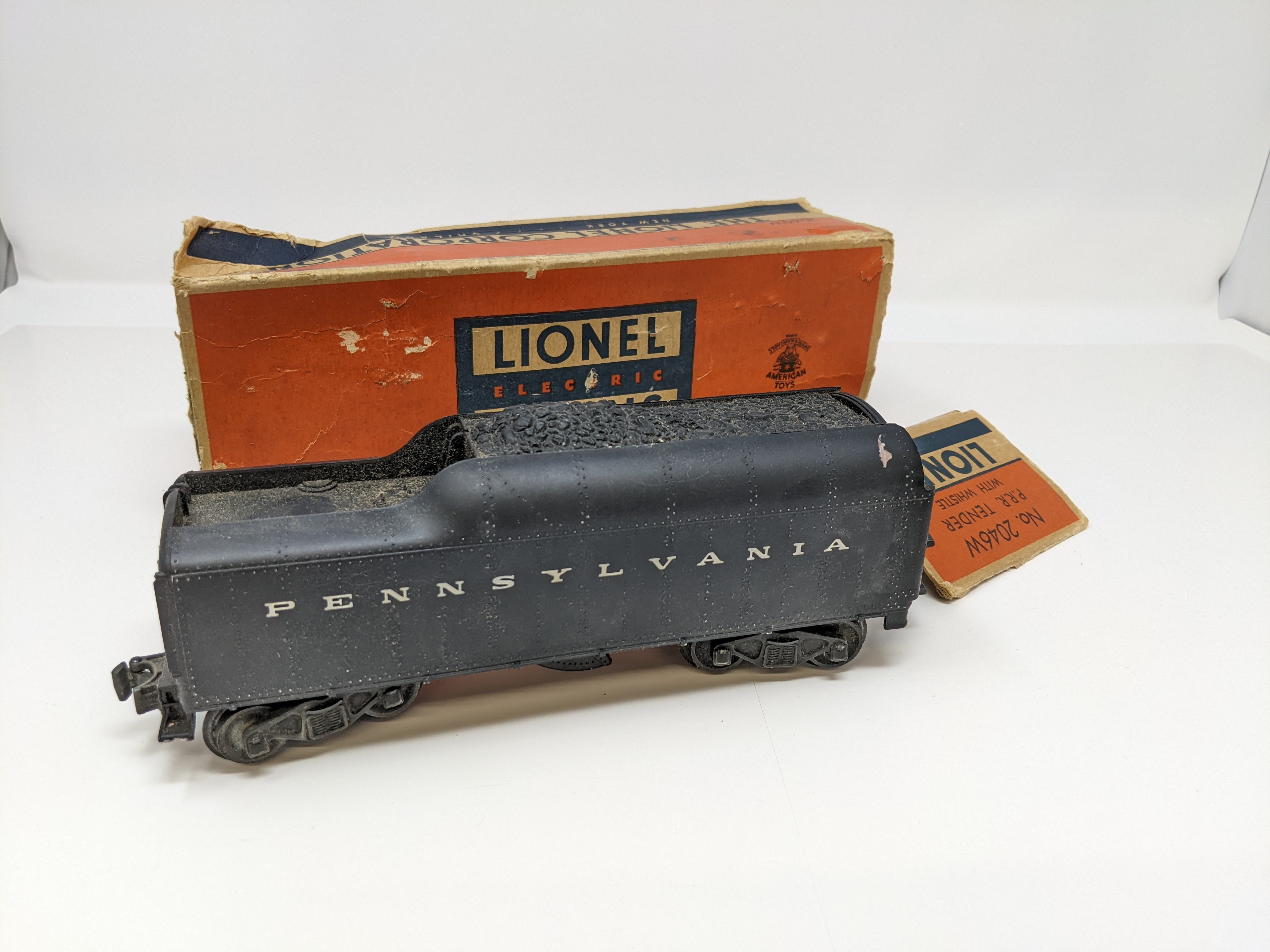 USED Lionel 2046W O, Tender with Whistle, Pennsylvania , Box, Needs Work