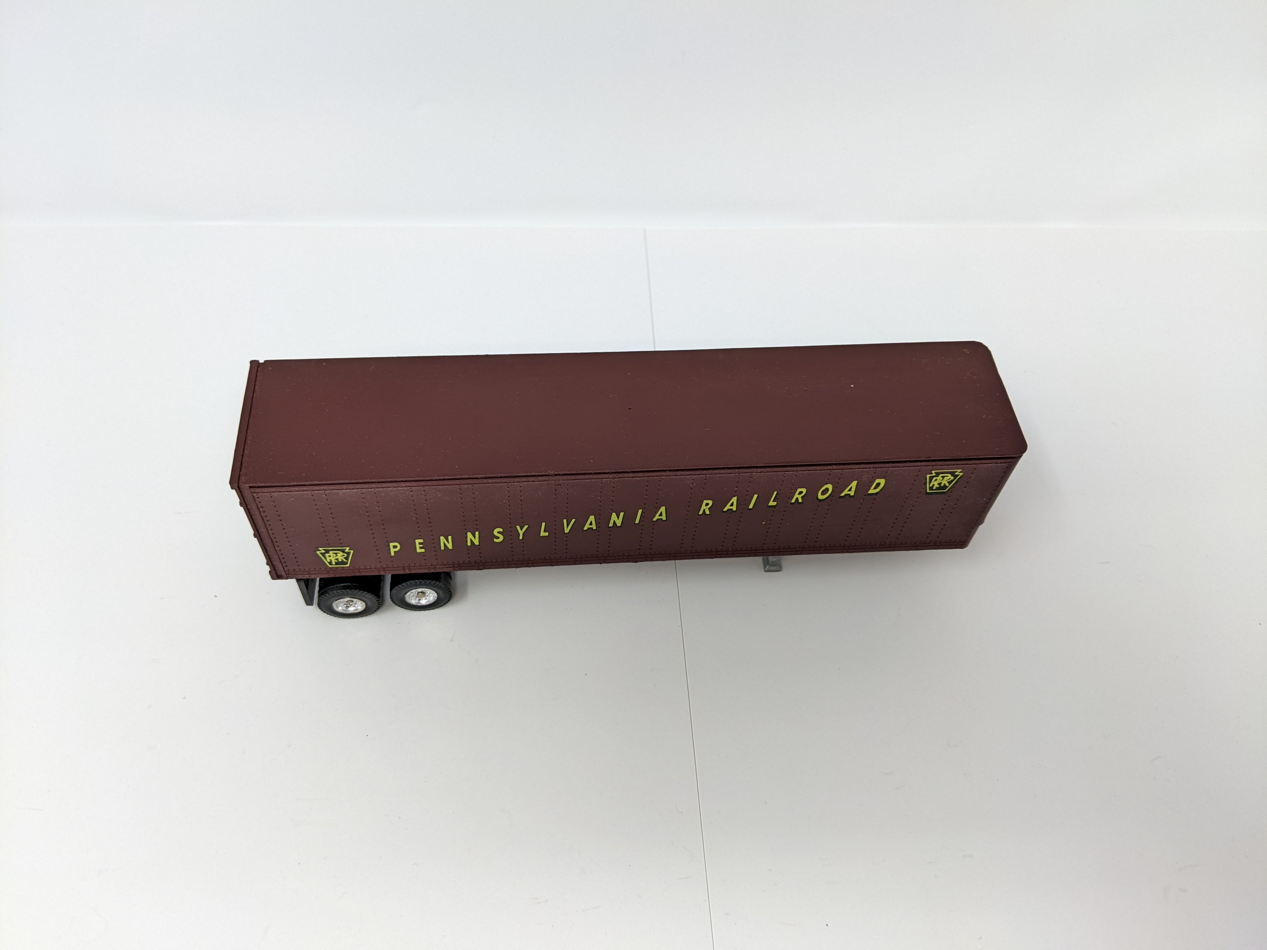 USED Yatming O, Flat Car with Trailer, Pennsylvania #9012