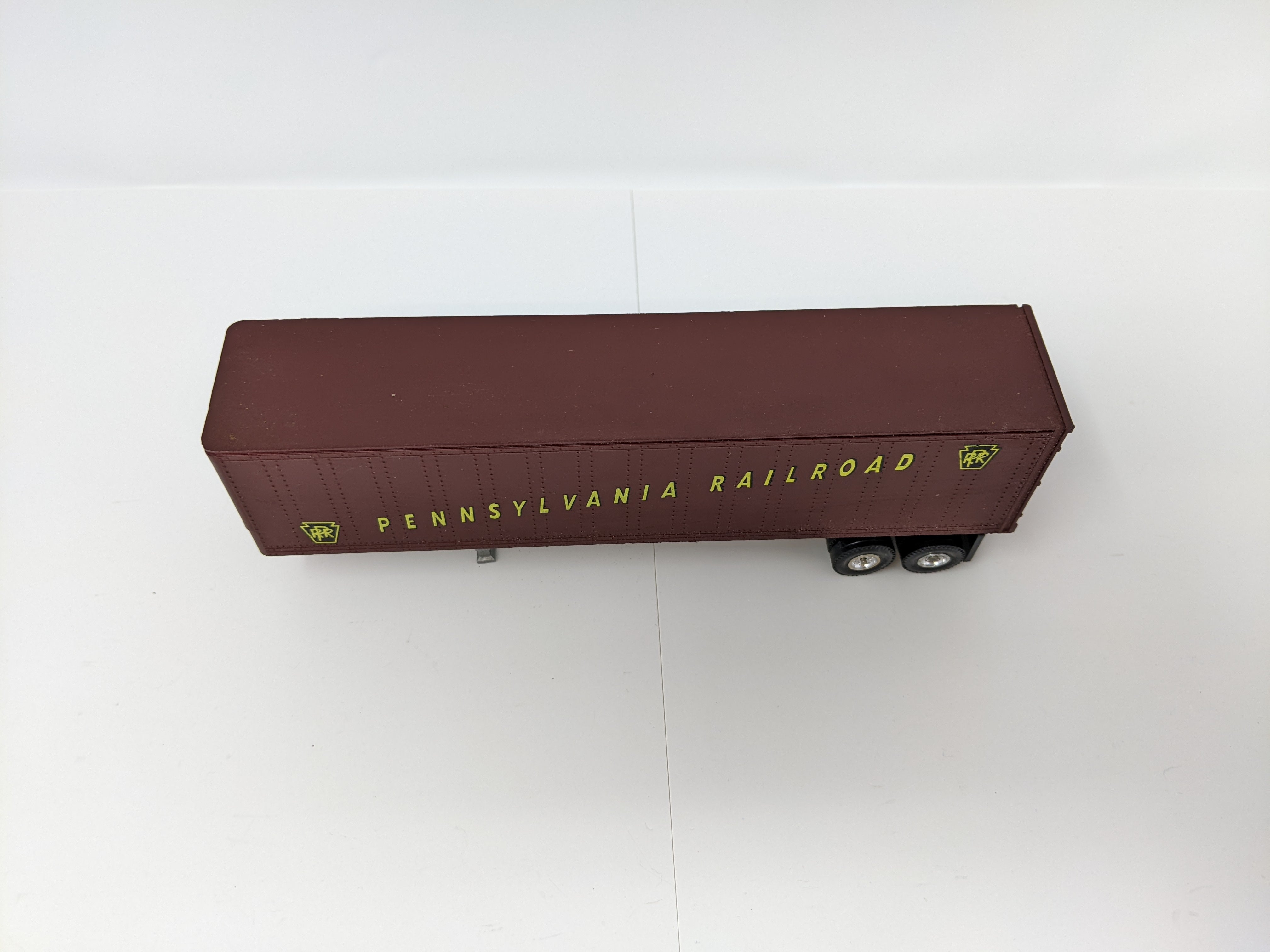 USED Yatming O, Flat Car with Trailer, Pennsylvania #9012