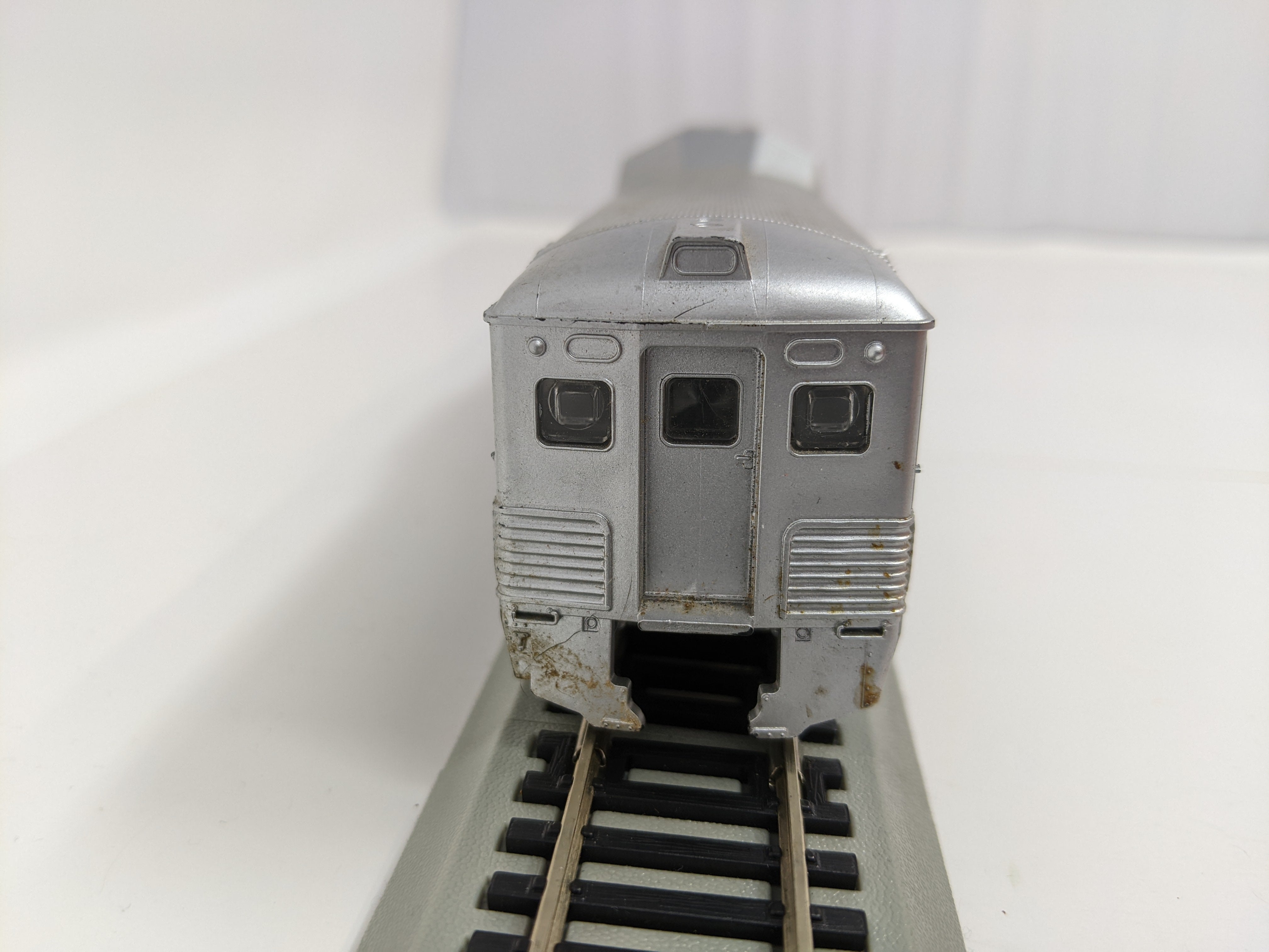 USED Athearn HO Scale, Railway Post Office Budd Car, New Haven , Needs Work (DC)